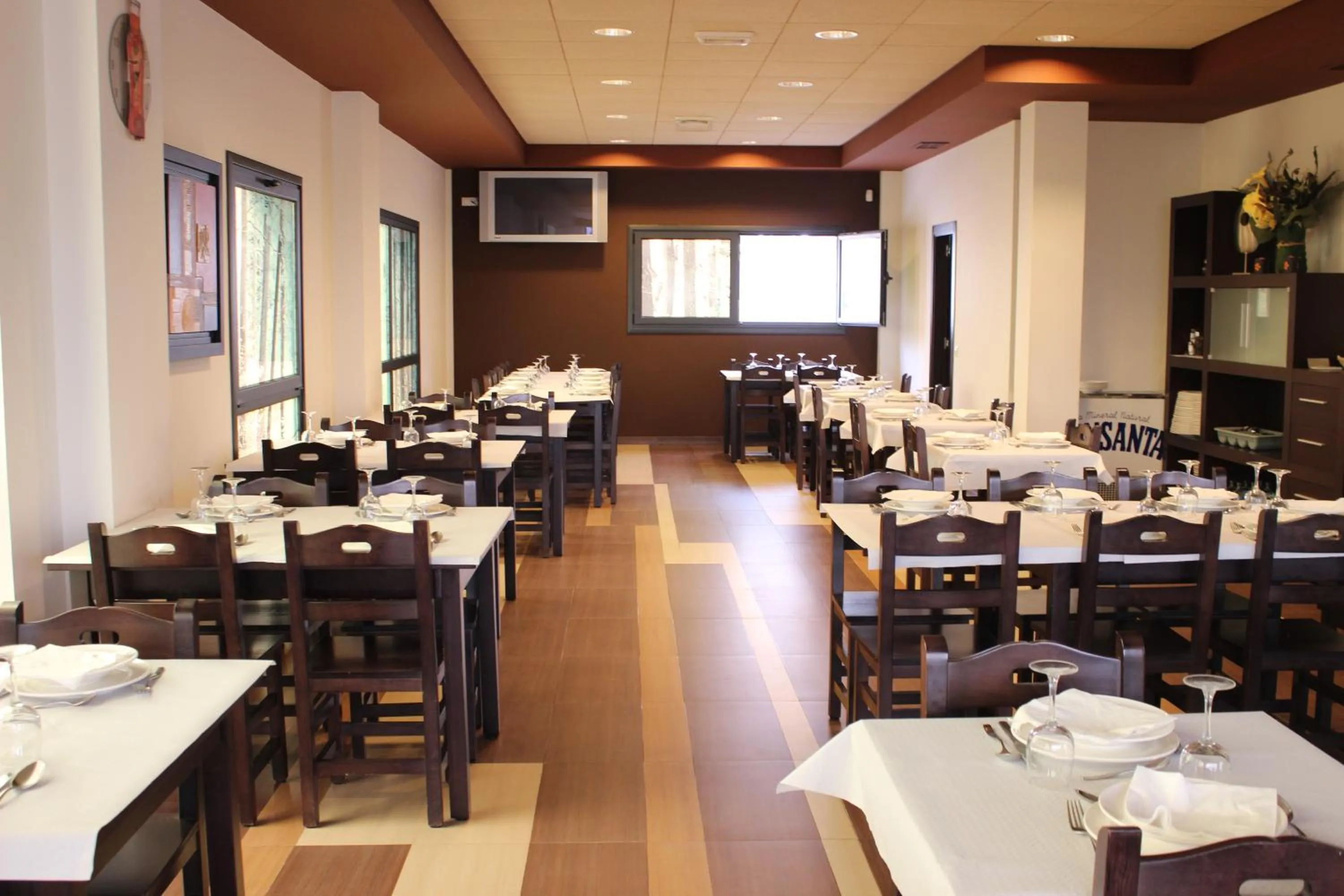 Restaurant/places to eat in Hotel la Posada de Roces