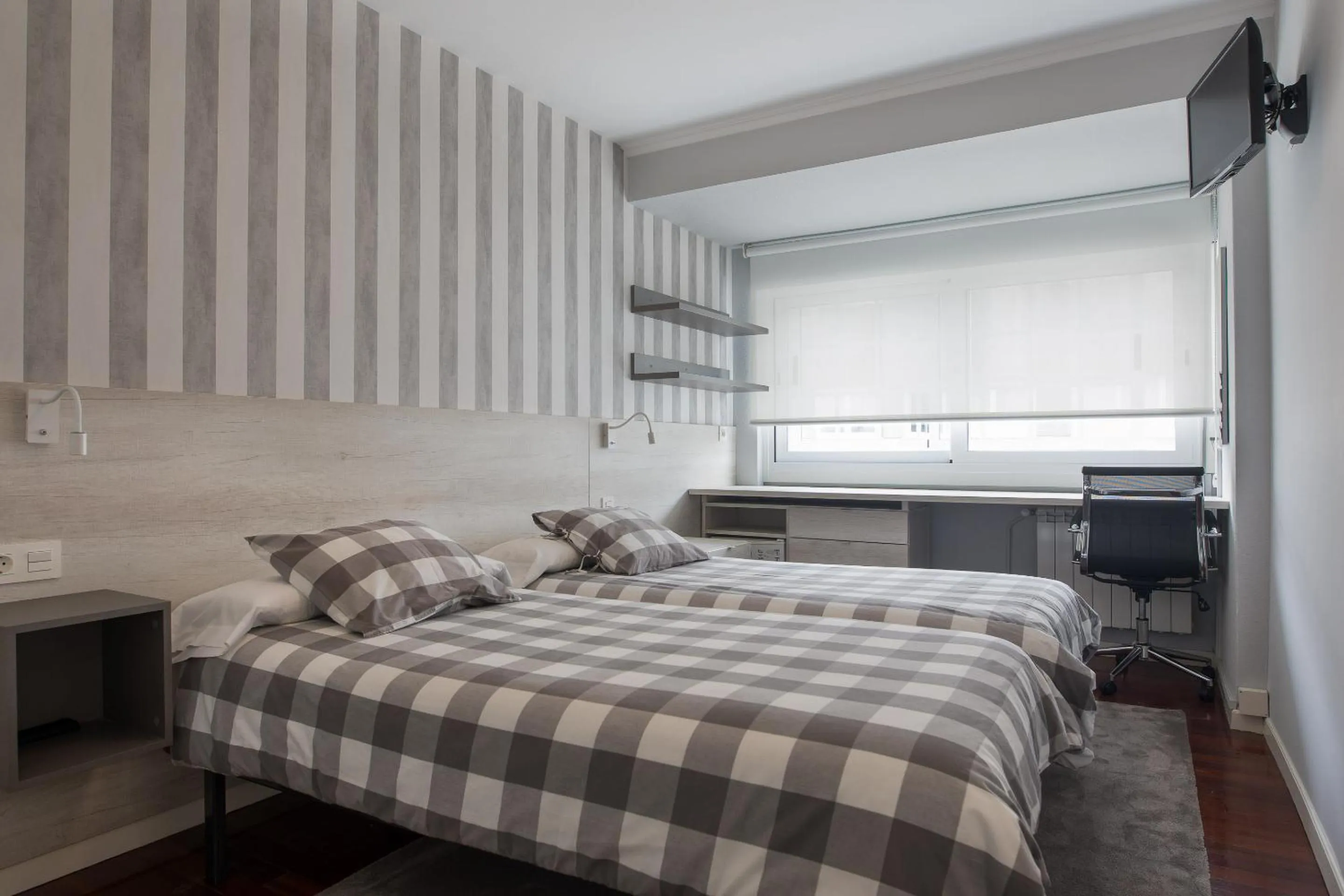 Photo of the whole room, Bed in Pension Residencia F&F