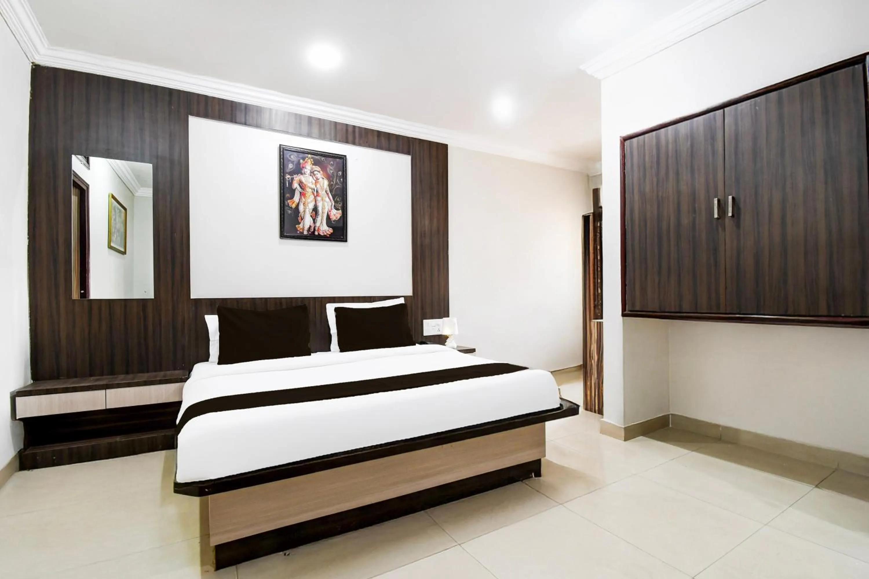 Bedroom in Hotel O Raipur Railway Station Formerly Hotel Okasu