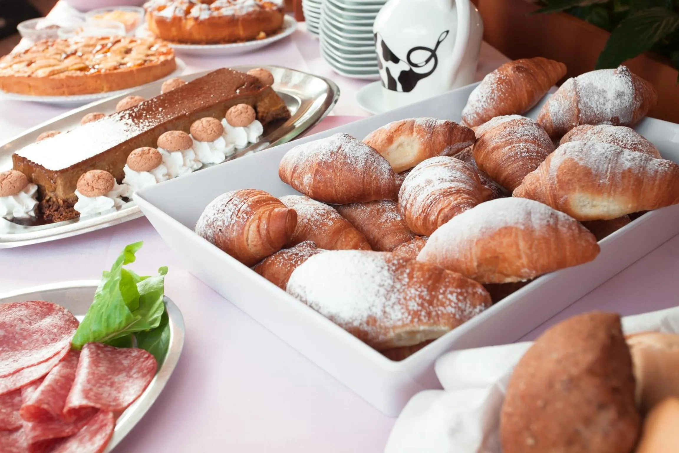 Food and drinks in Hotel Joli