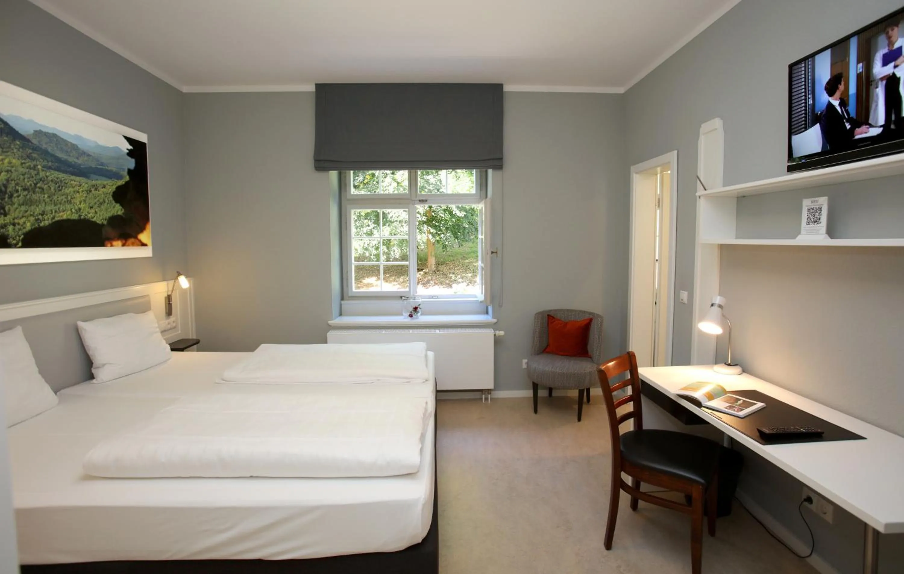 Bed in Jugendstilhotel Trifels