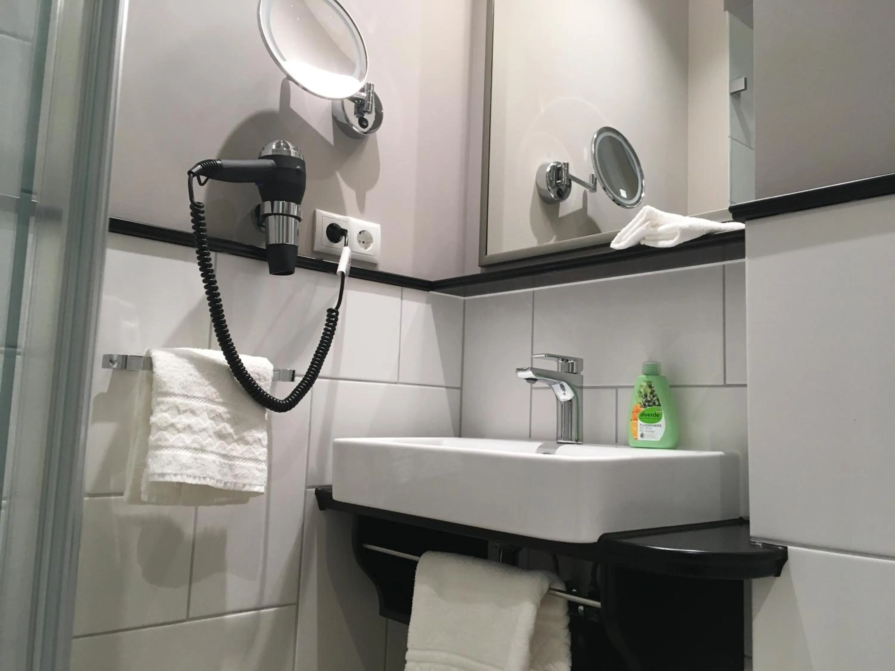 Bathroom in Jugendstilhotel Trifels