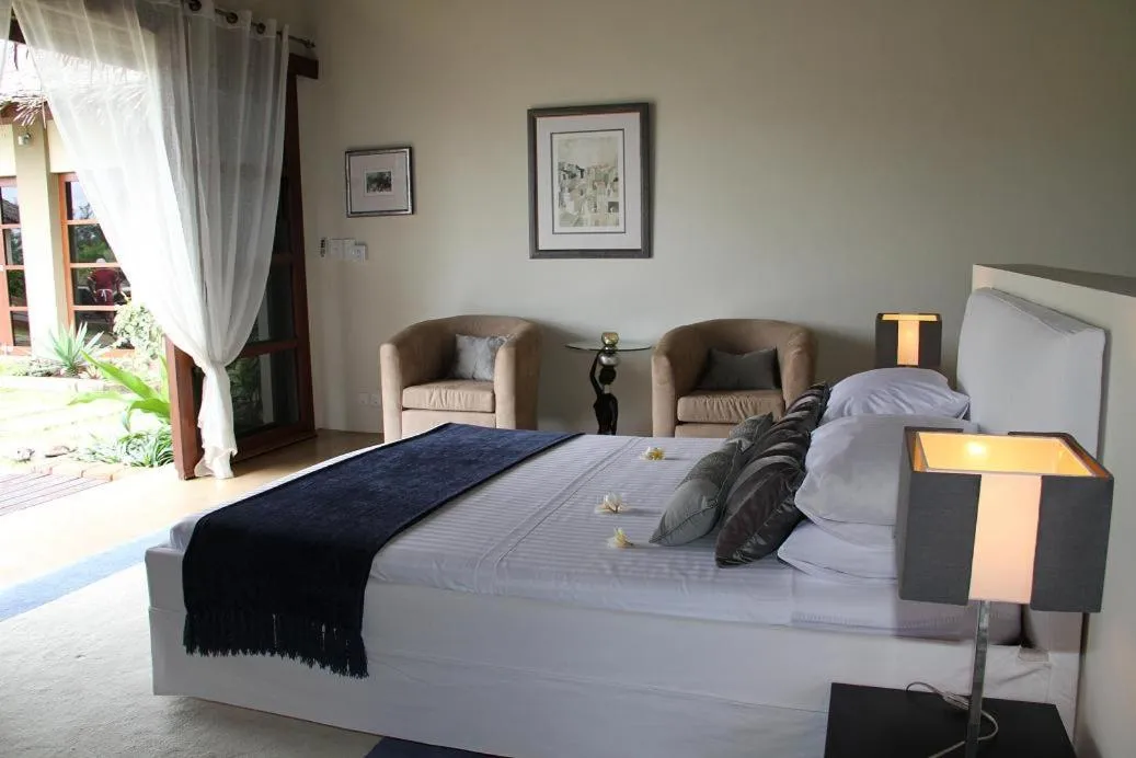 Pool view, Bed in Chuiba Bay lodge