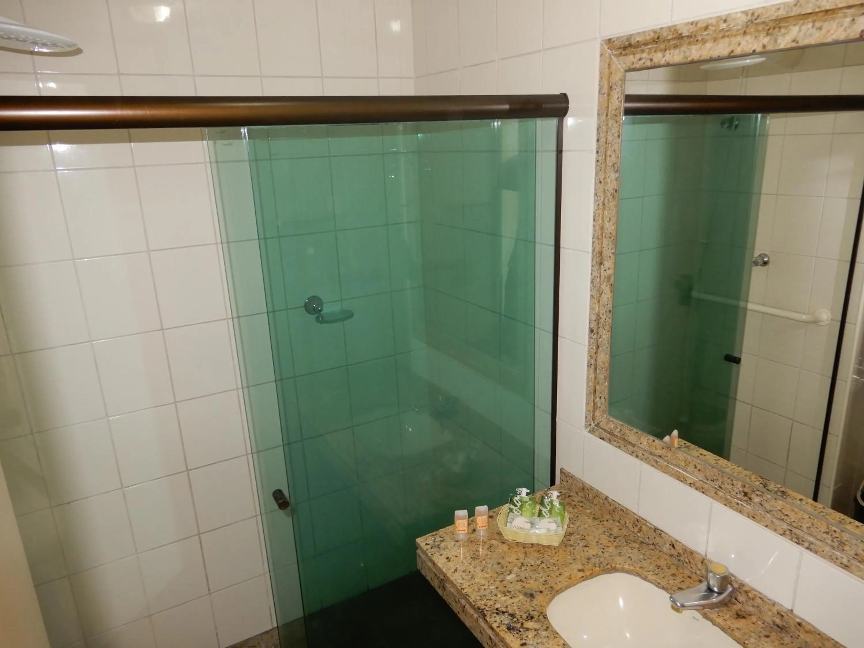 Bathroom in Hotel Aojesp