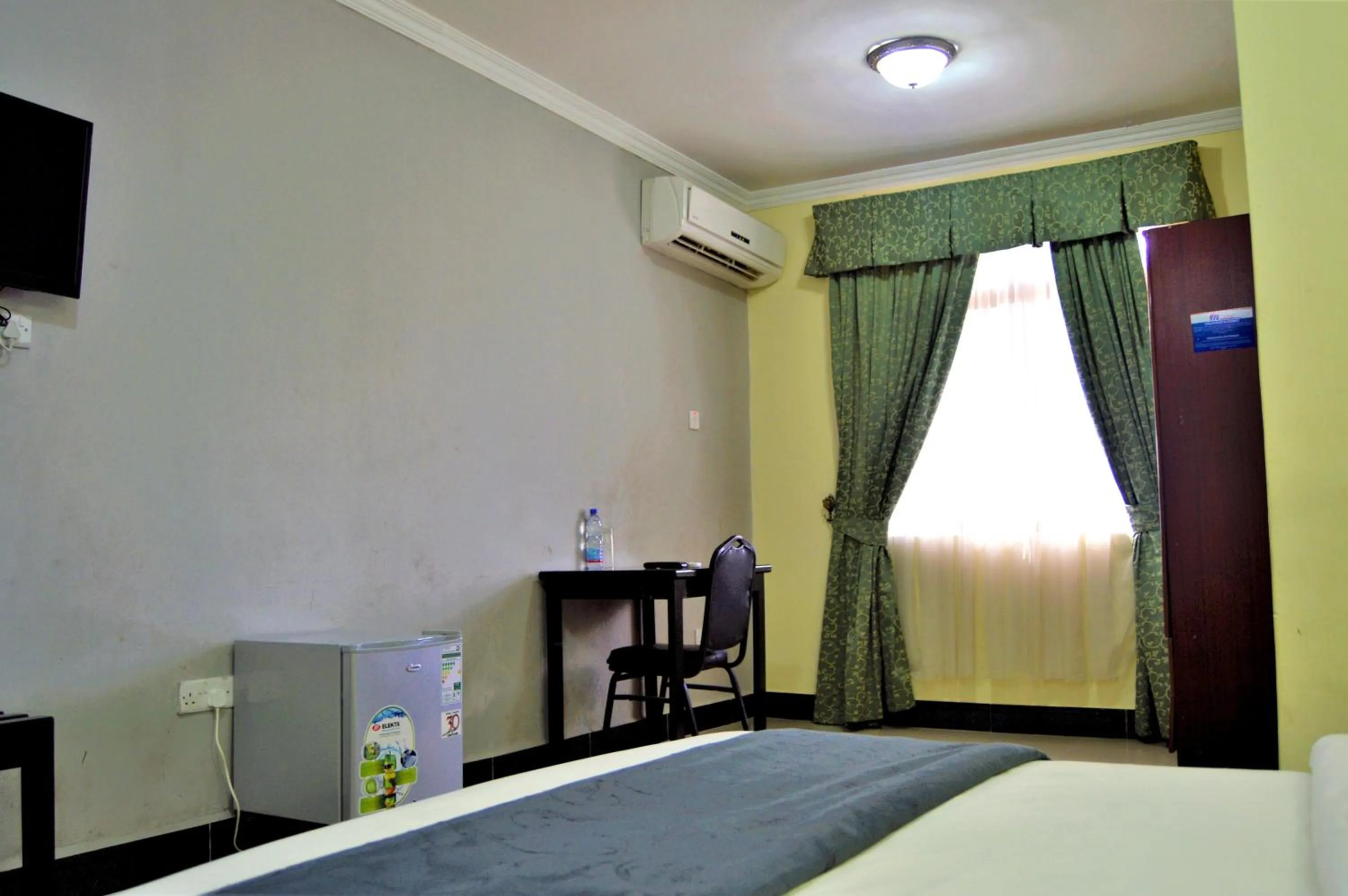 Bedroom, Bed in M Hotel