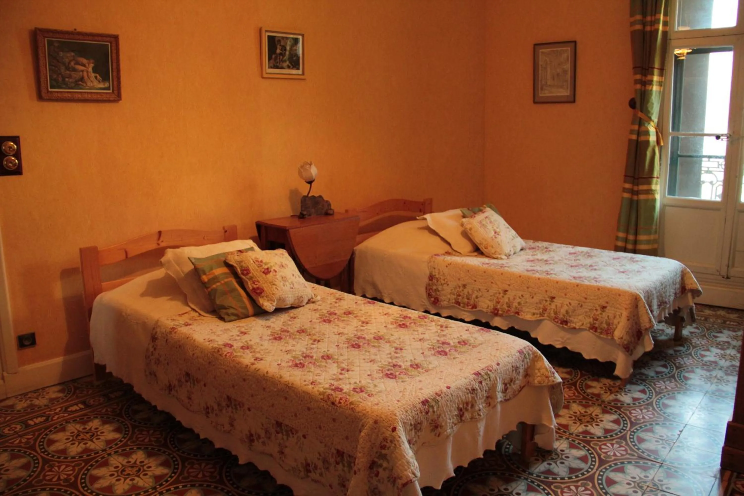 Bed in Anges Gardiens