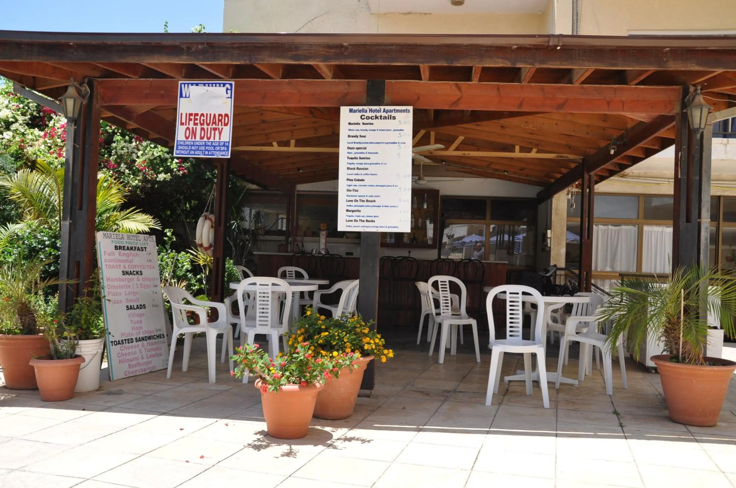 Restaurant/places to eat in Mariela Hotel Apartments