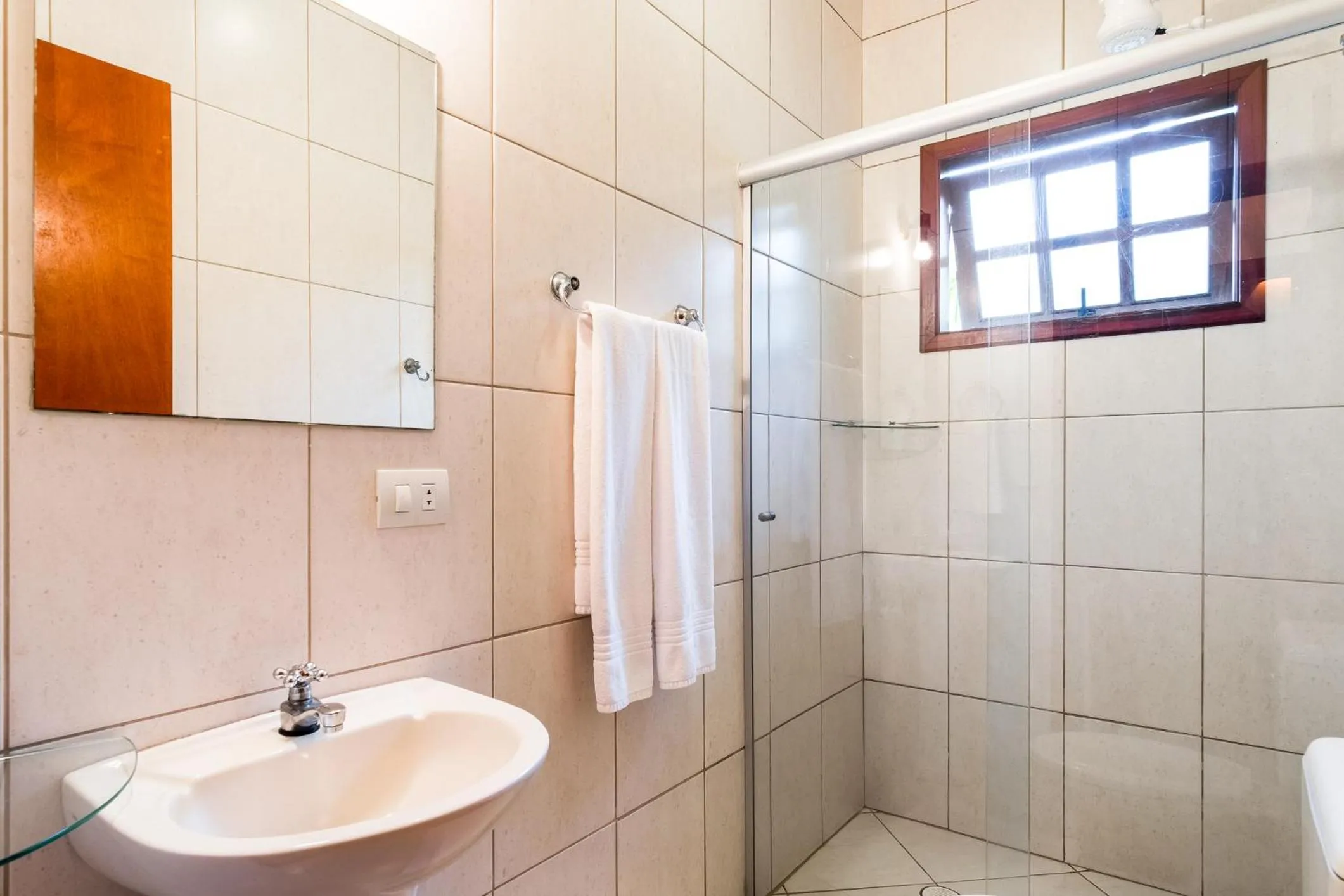 Shower in Pousada Recanto Montecarlo