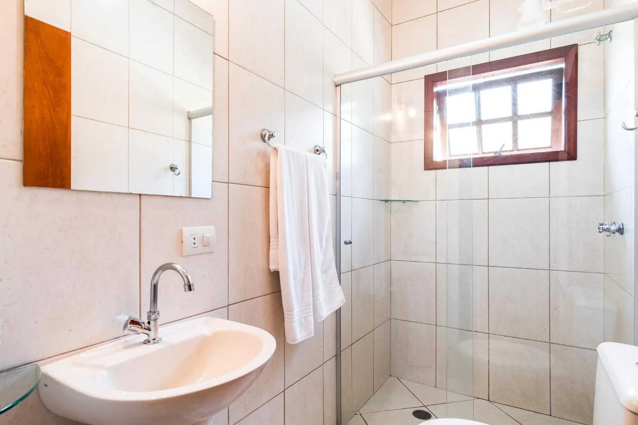 Shower in Pousada Recanto Montecarlo