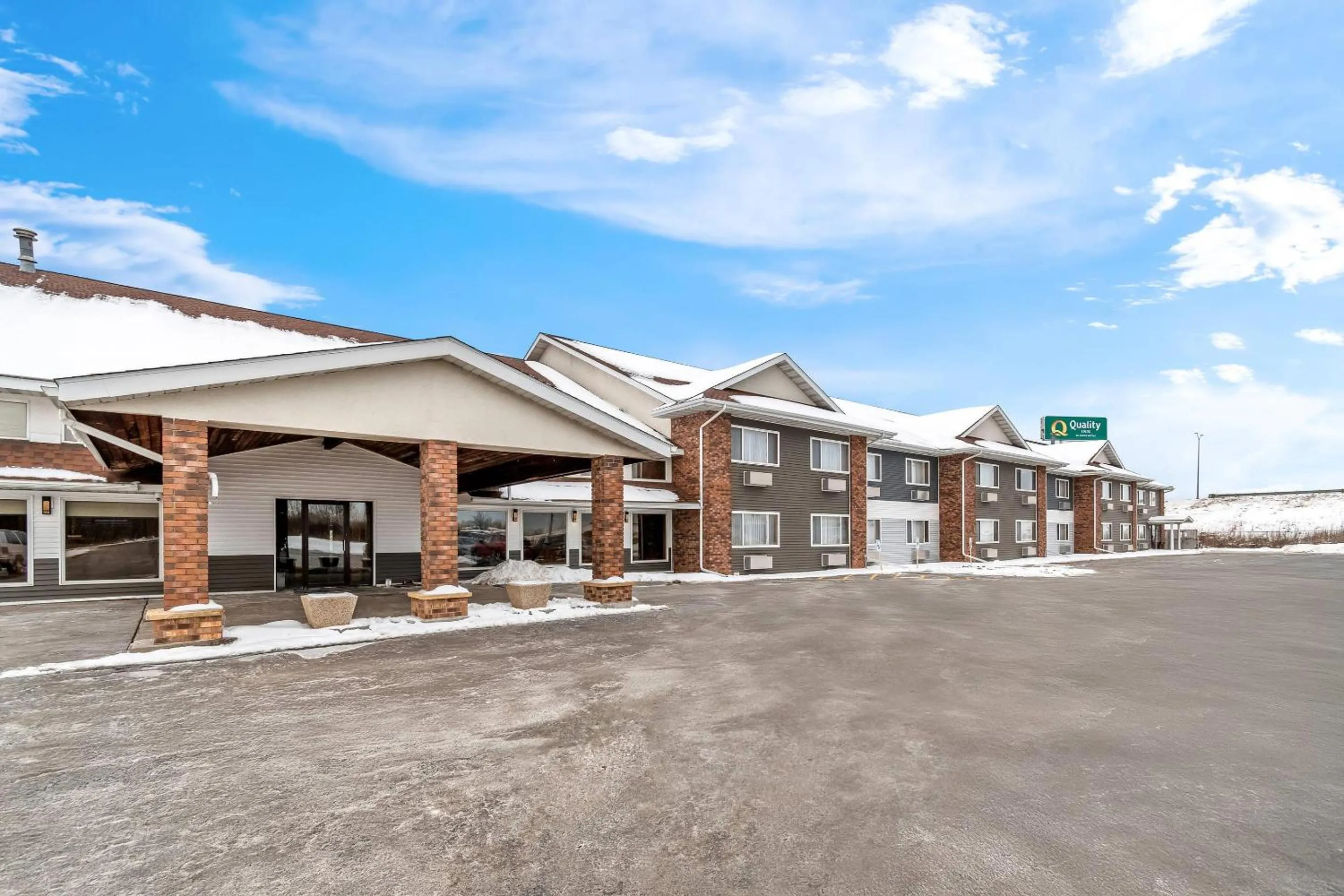 Property building in Quality Inn Superior - Duluth