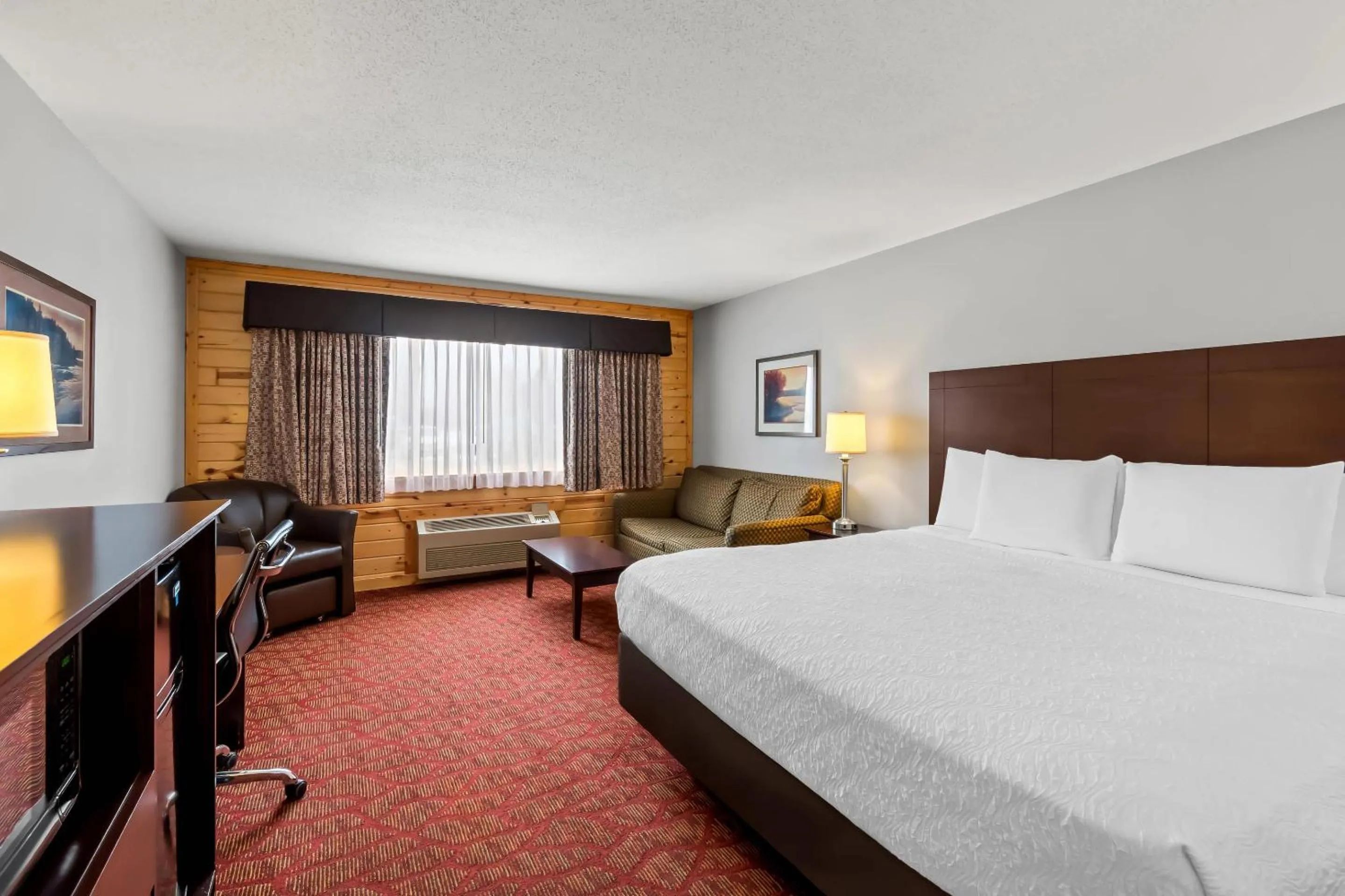 Bedroom, Bed in Quality Inn Superior - Duluth