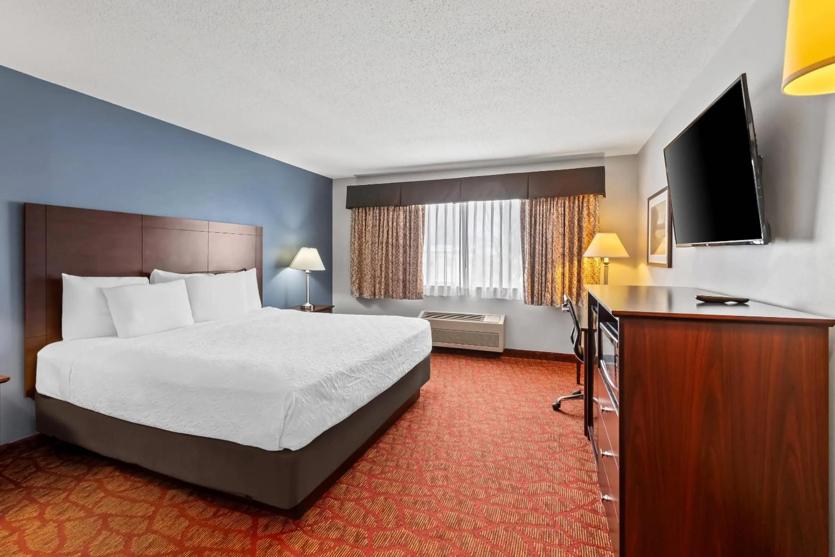 Bedroom, Bed in Quality Inn Superior - Duluth