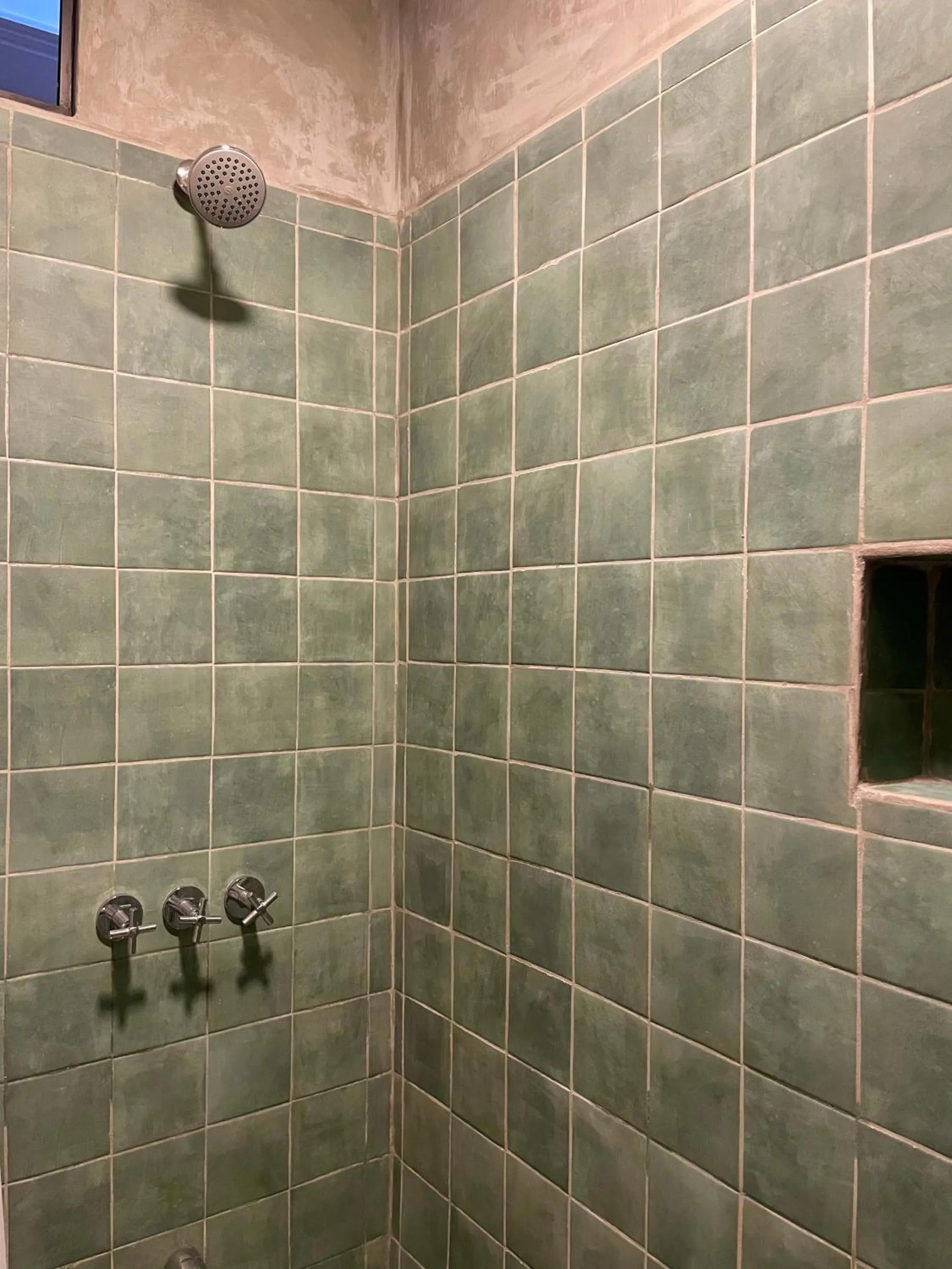 Shower in Hotel 1915 INN & SUITES