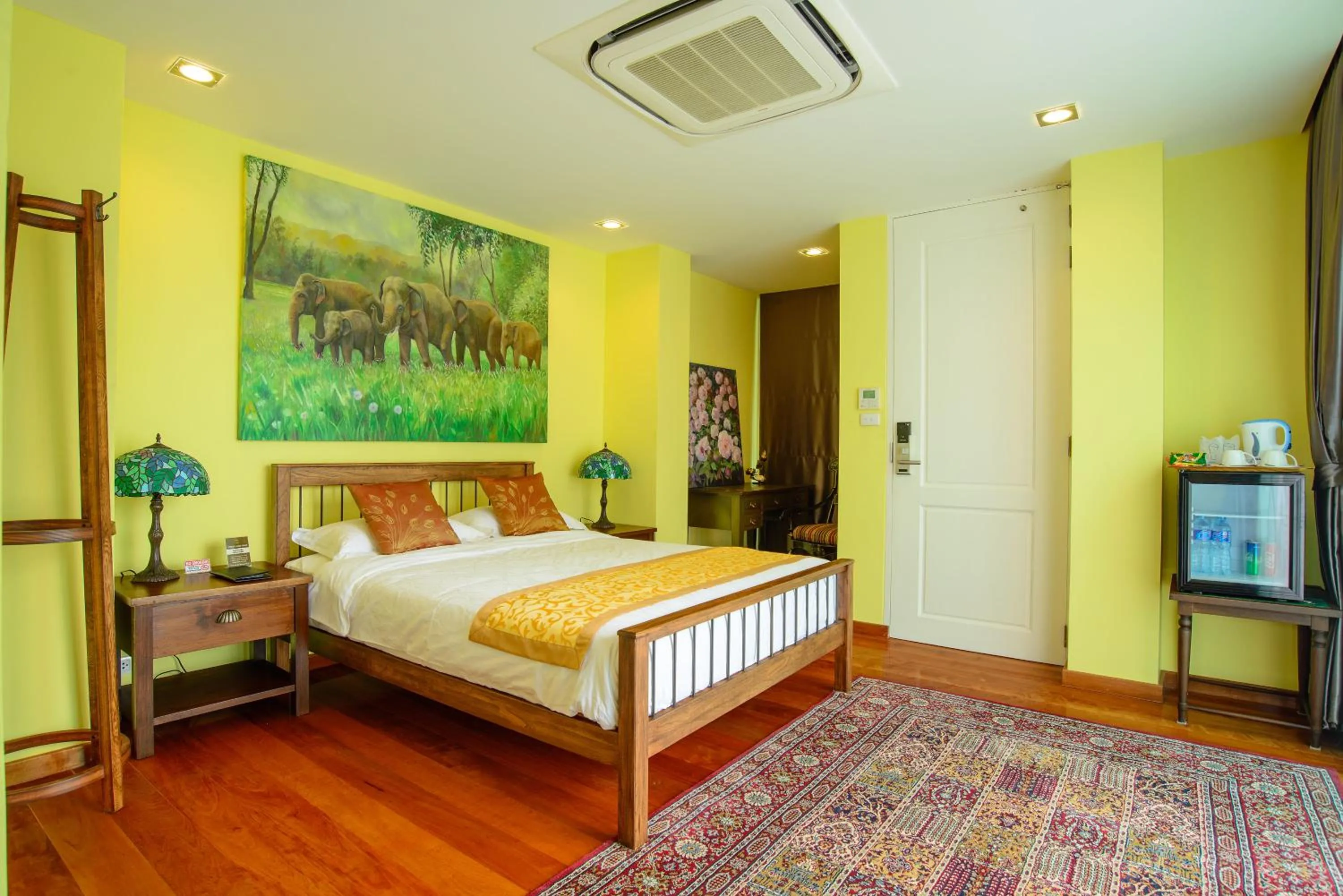 Decorative detail, Bed in Nine Design Place