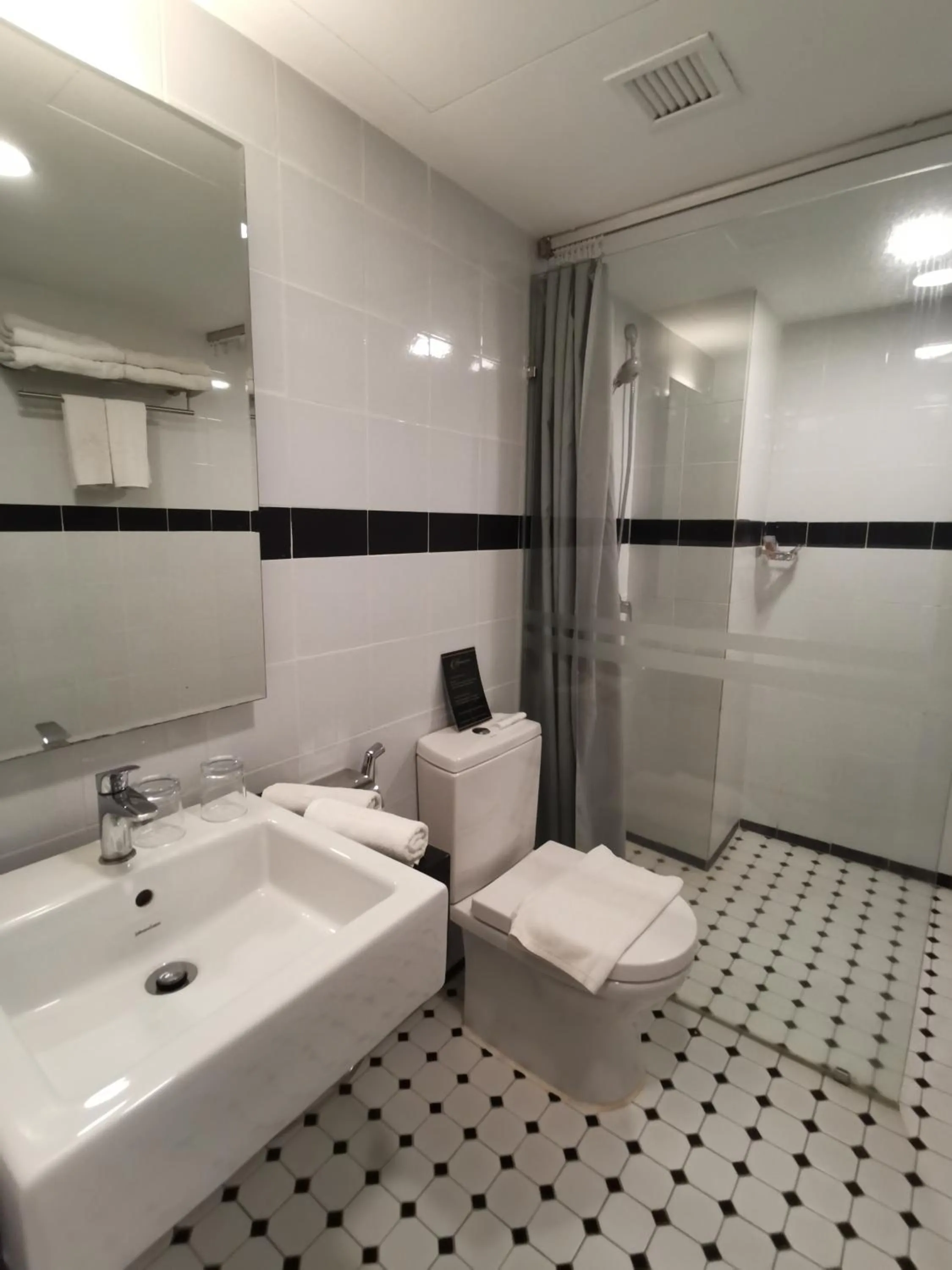 Bathroom in Kimberley Hotel Georgetown