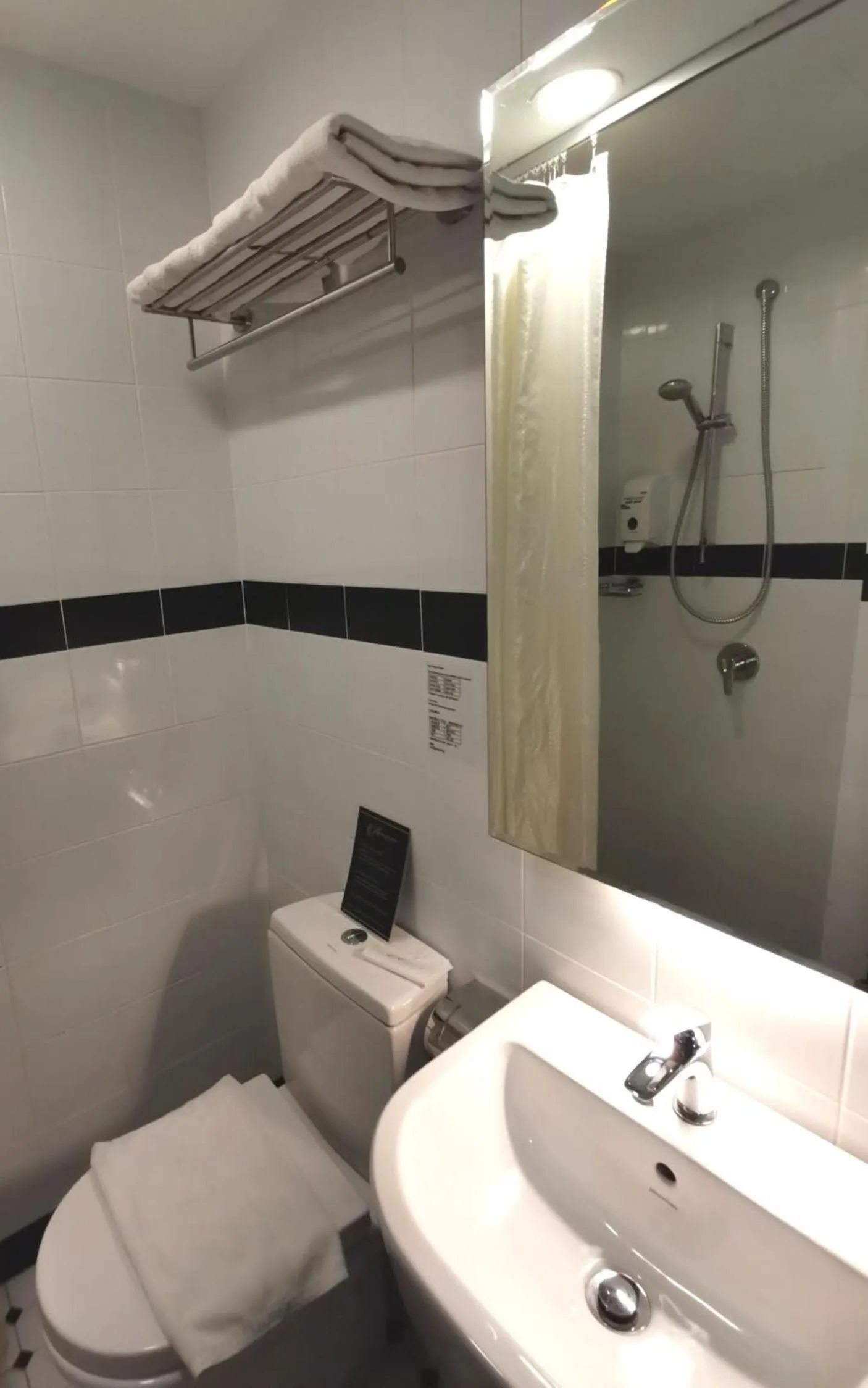 Bathroom in Kimberley Hotel Georgetown