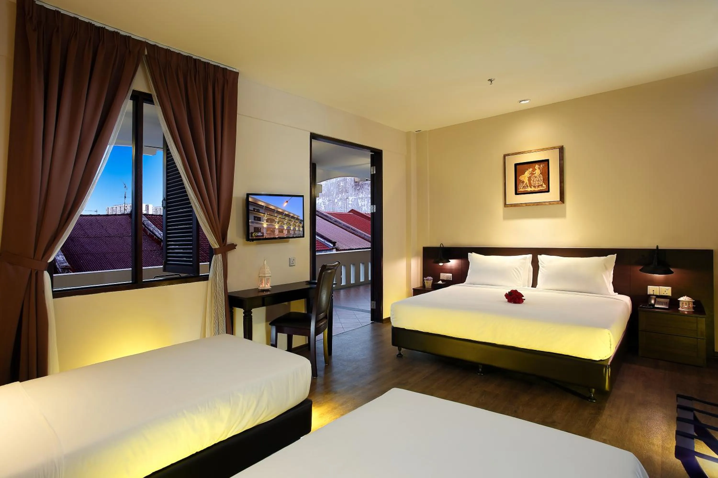 Photo of the whole room, Bed in Kimberley Hotel Georgetown