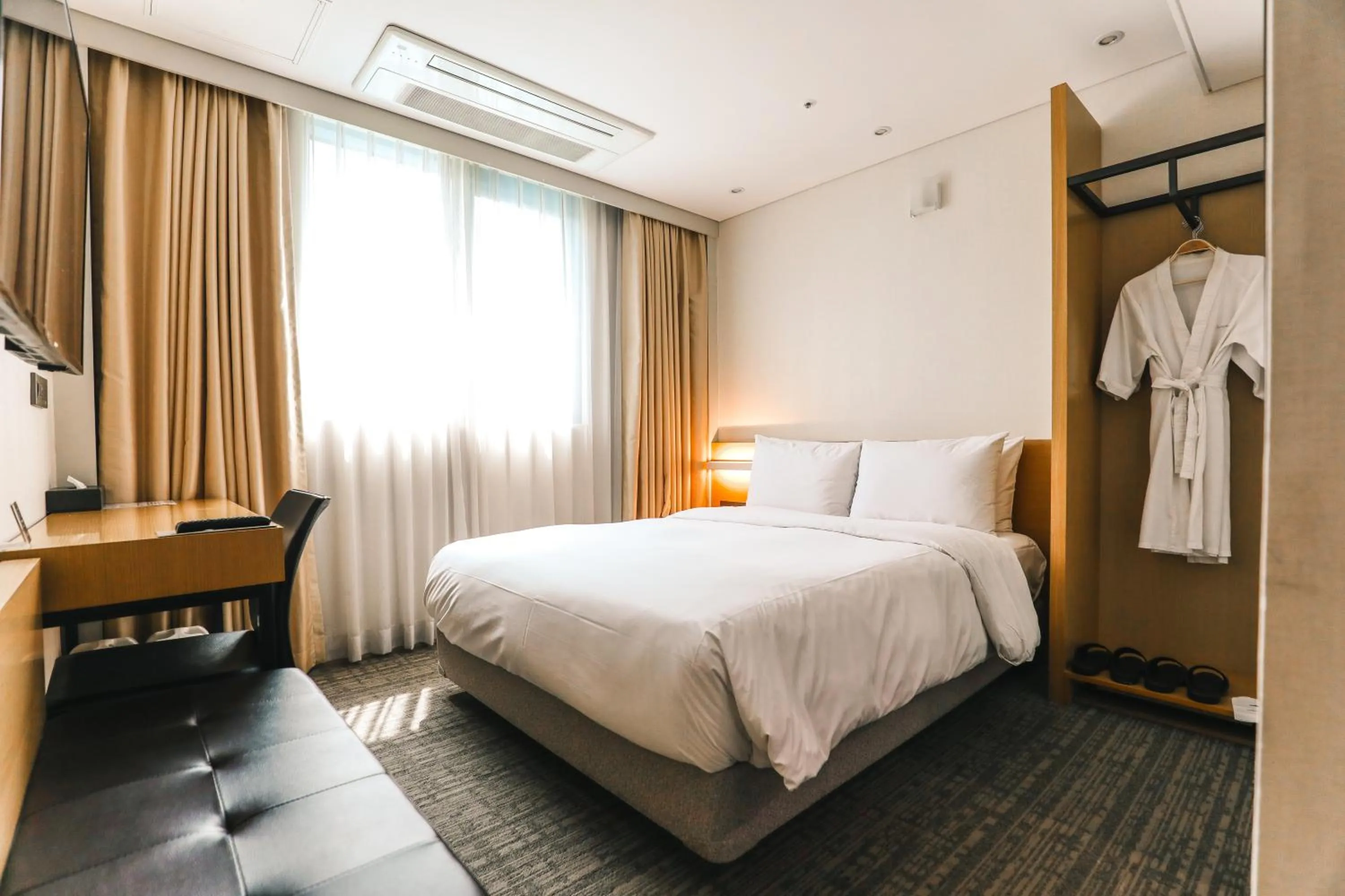 Bed in ON City Hotel