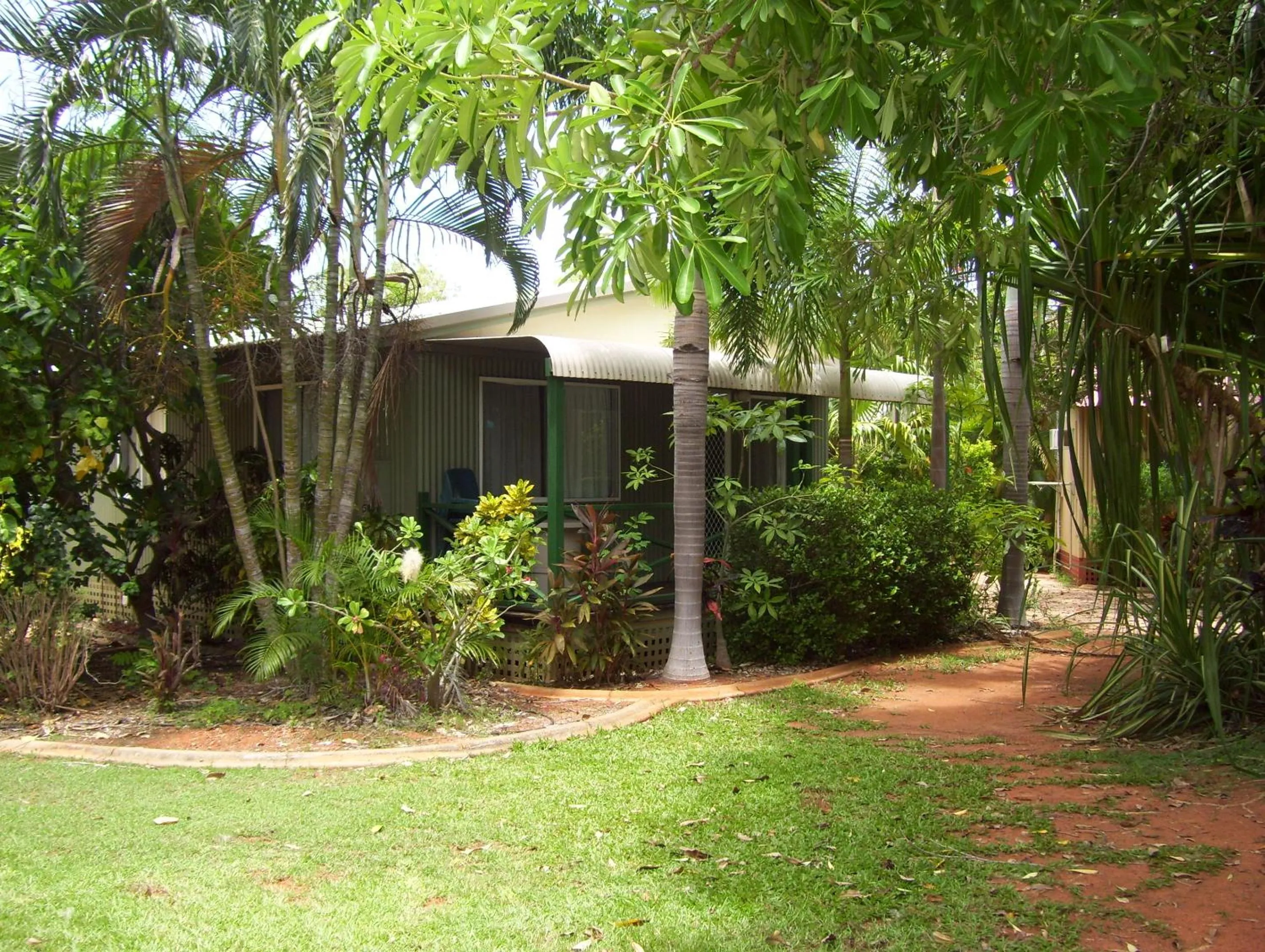 Property building in RAC Cable Beach Holiday Park