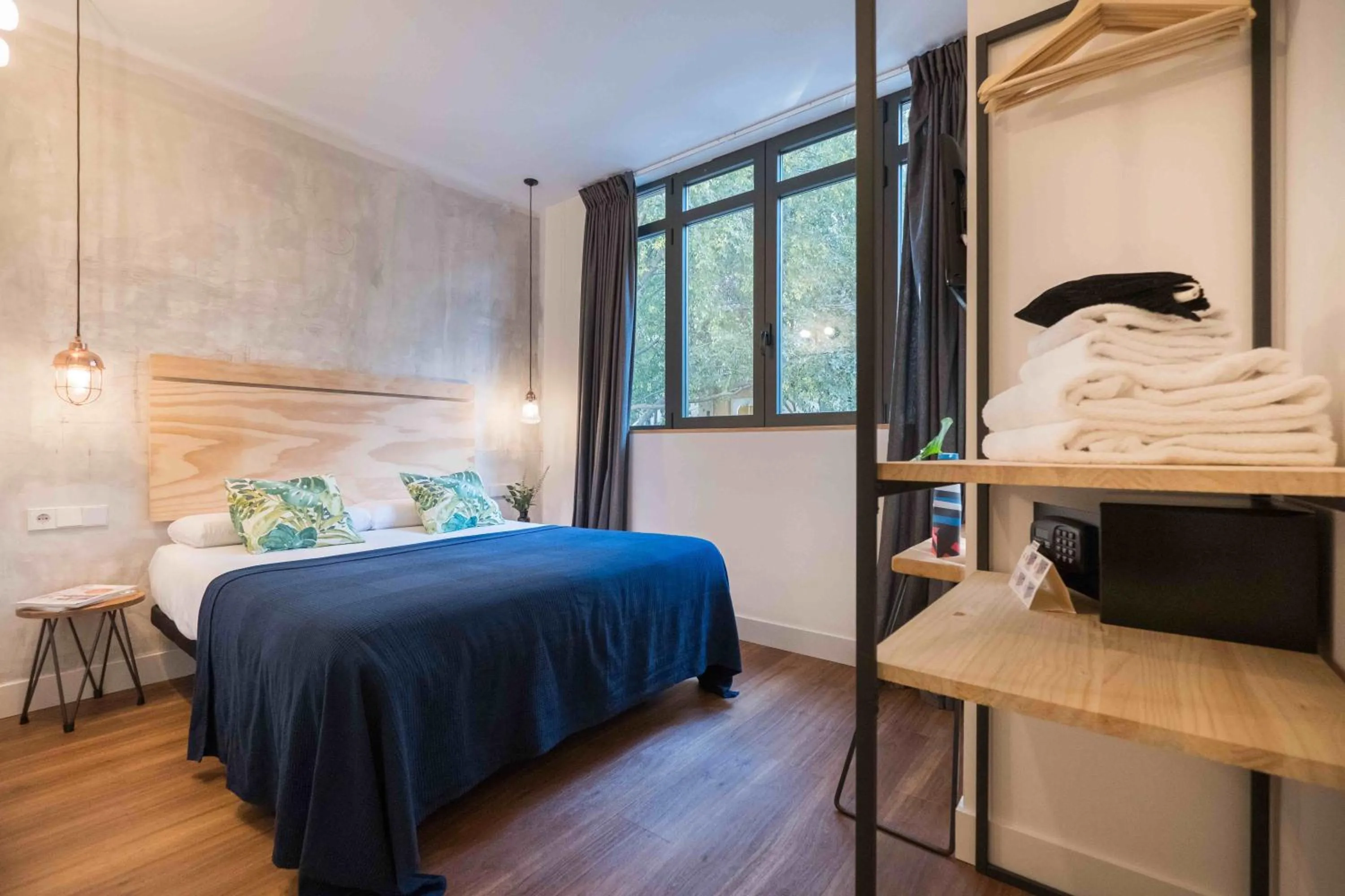 Photo of the whole room, Bed in Magatzem 128