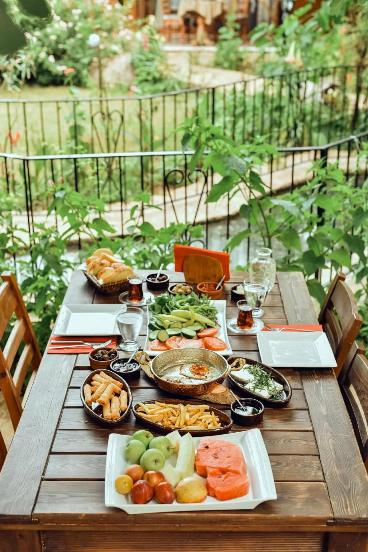 Food and drinks in Pyramid Boutique Hotel