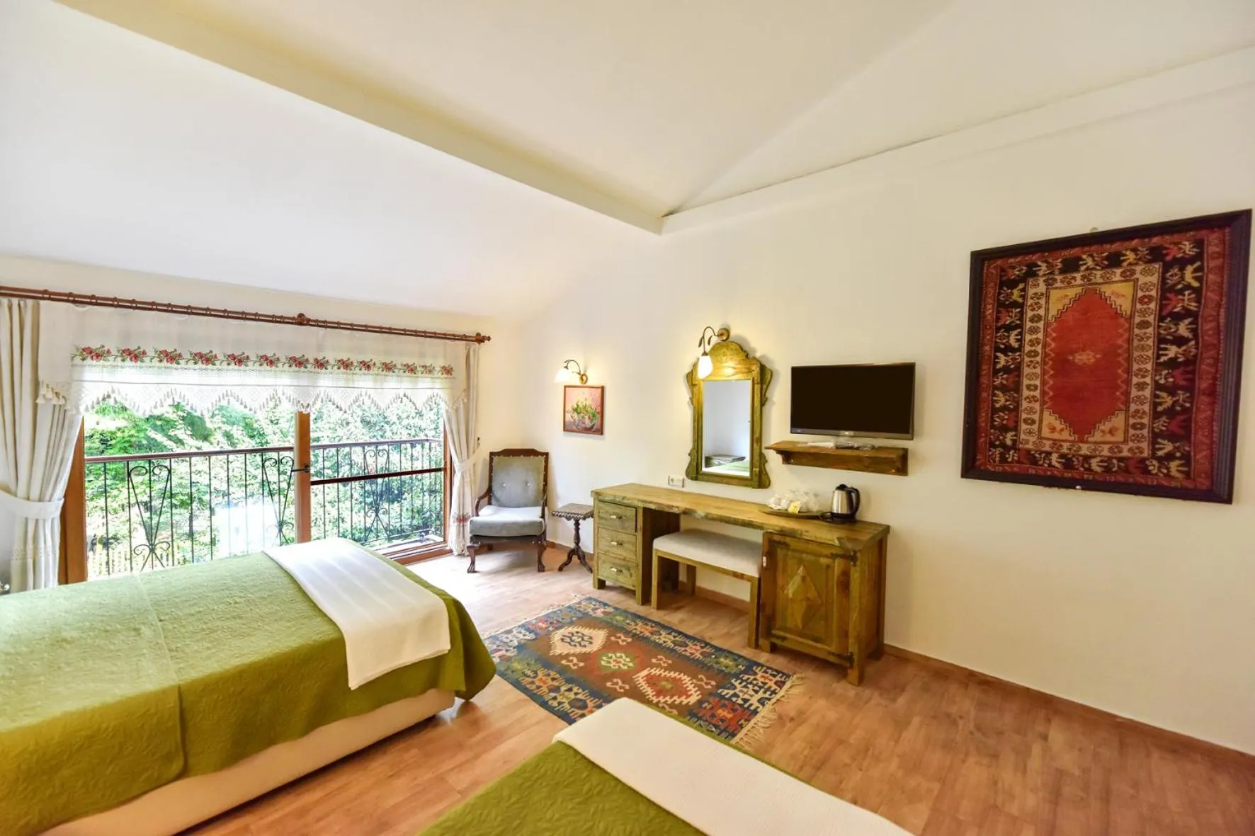 Photo of the whole room, Bed in Pyramid Boutique Hotel