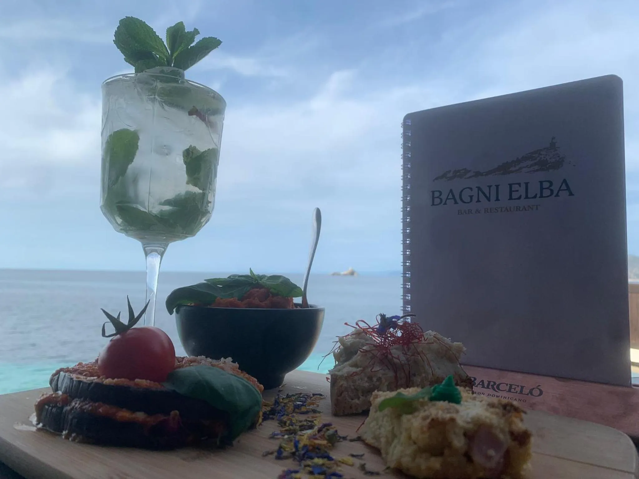 Lounge or bar in Hotel Le Ghiaie