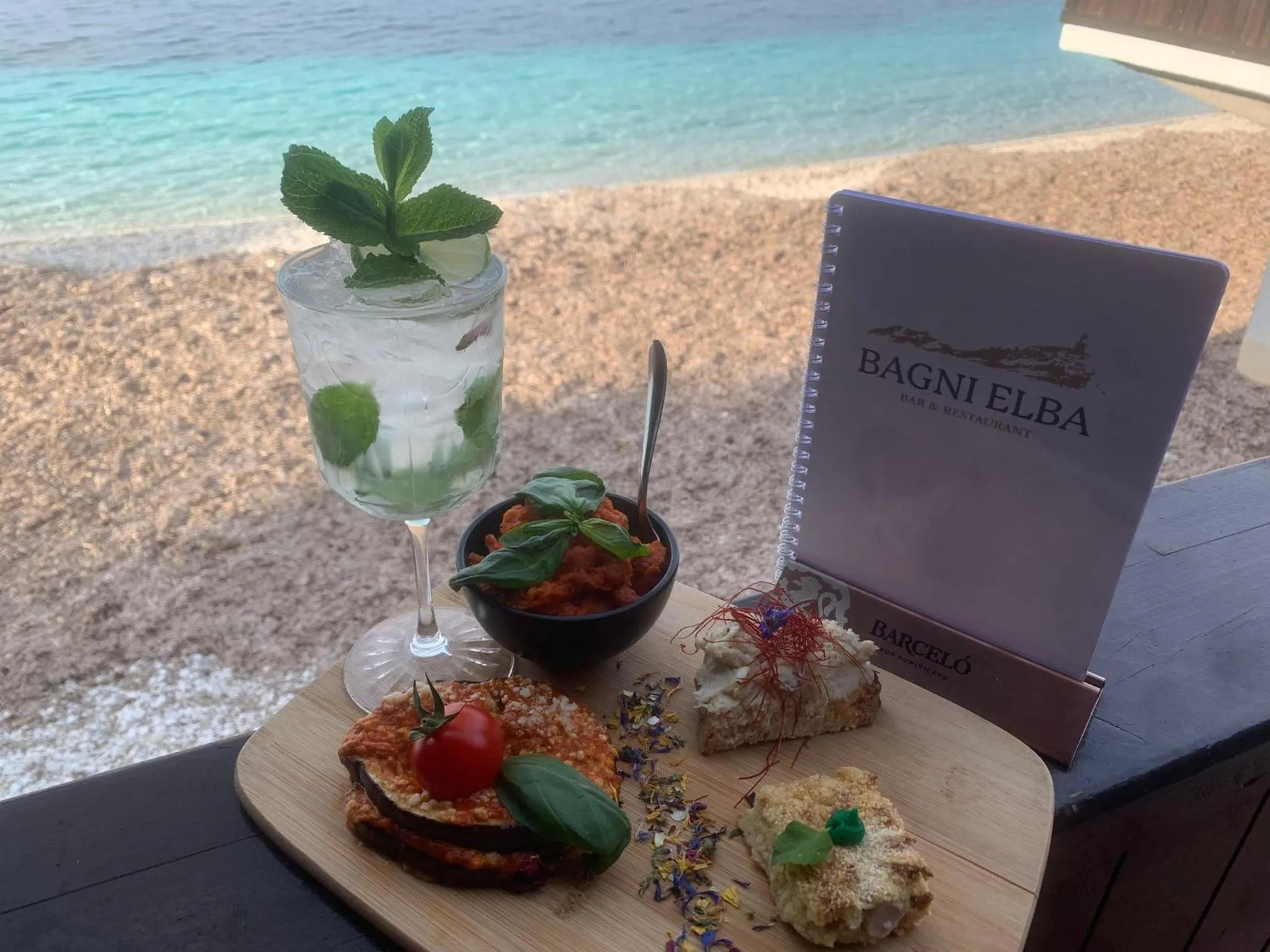 Lounge or bar in Hotel Le Ghiaie