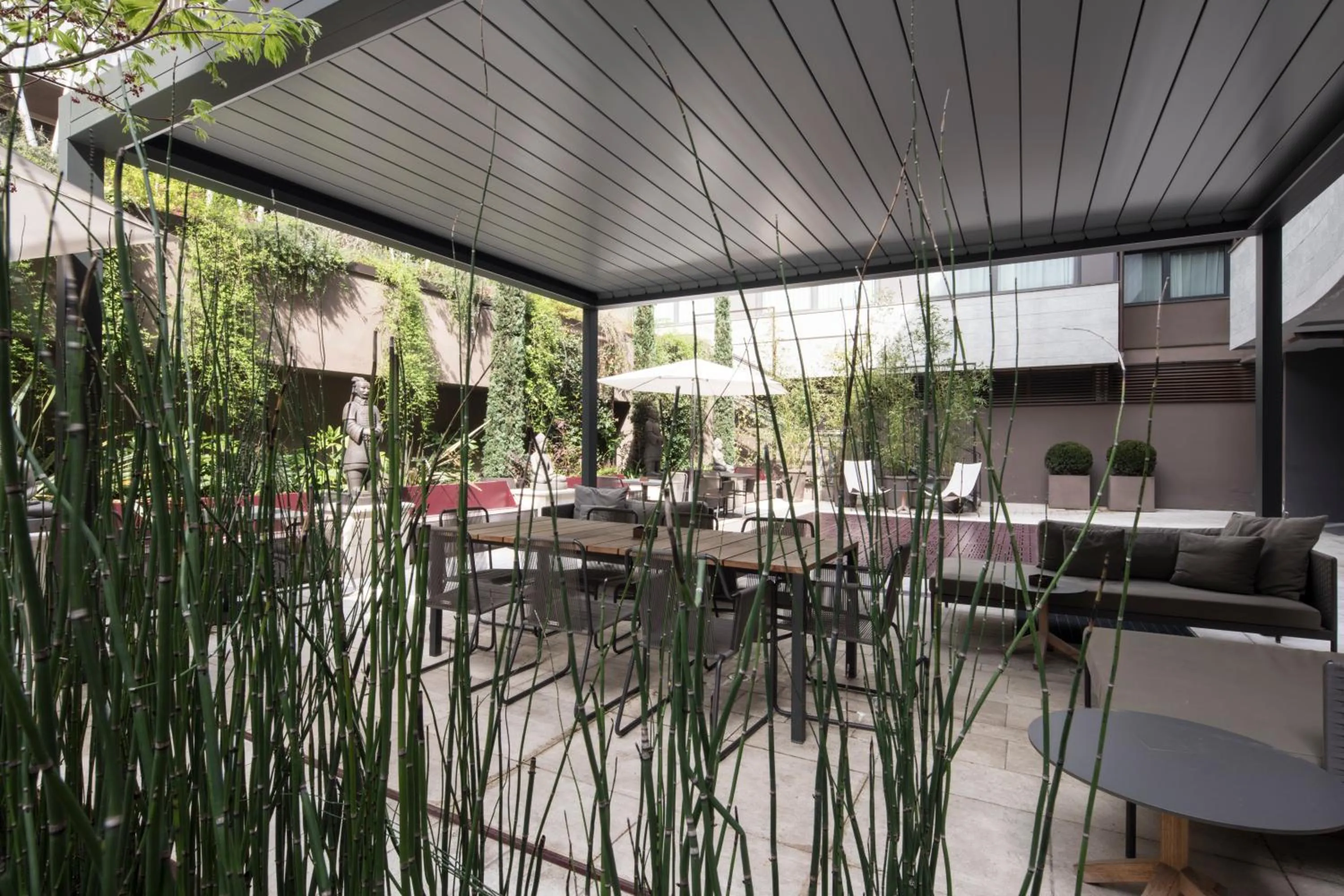 Garden, Restaurant/Places to Eat in Fifty House