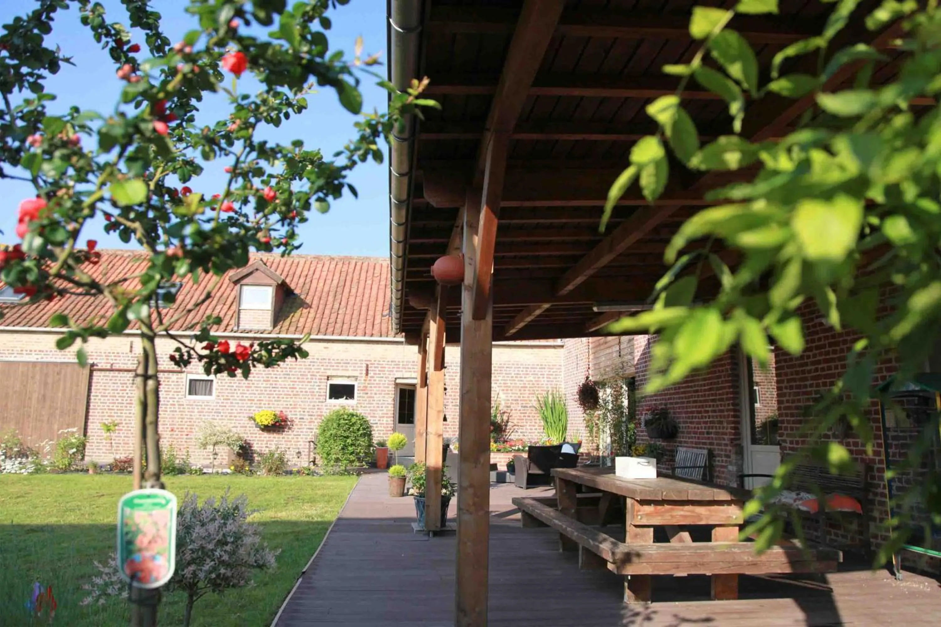 Property building in Chambres Du Marais