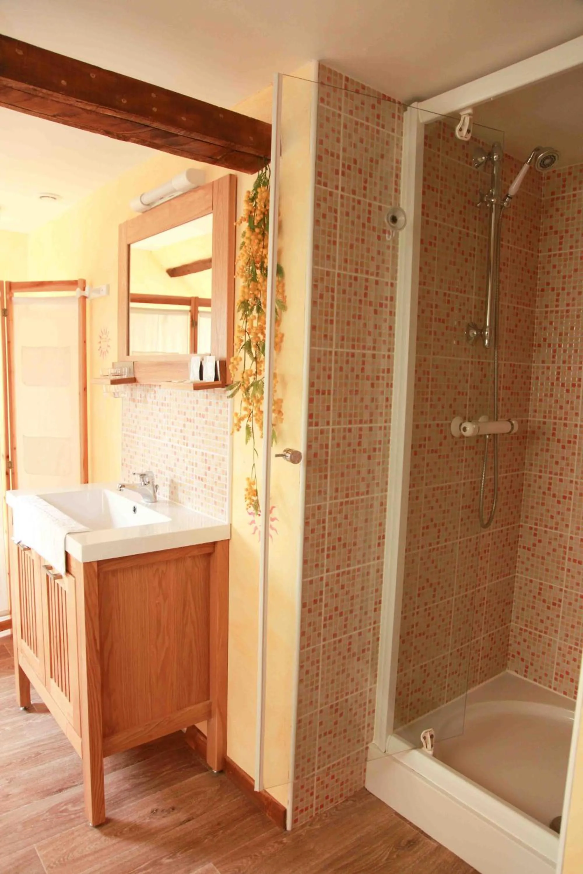 Bathroom in Chambres Du Marais