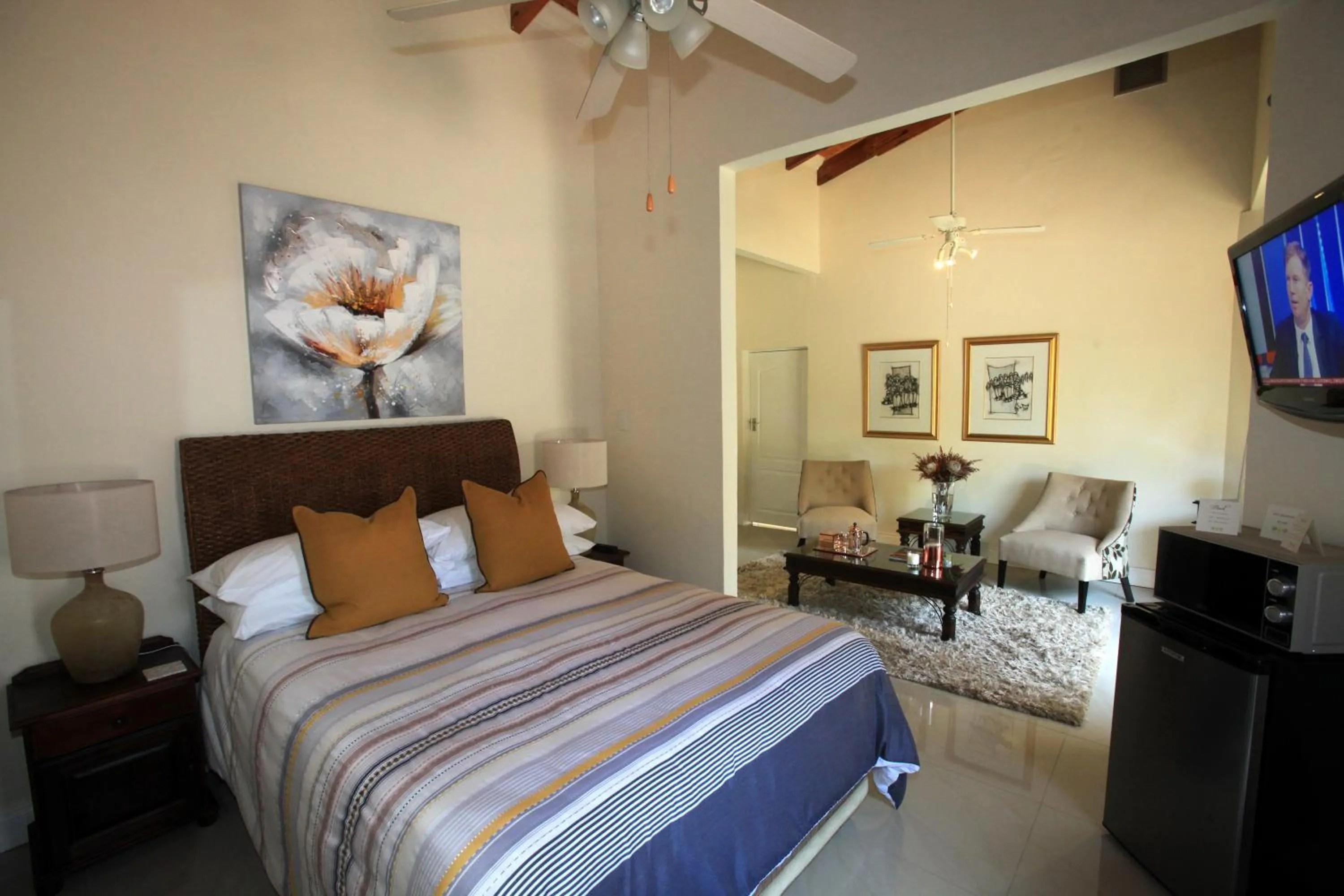 Photo of the whole room, Bed in Andante Lodge