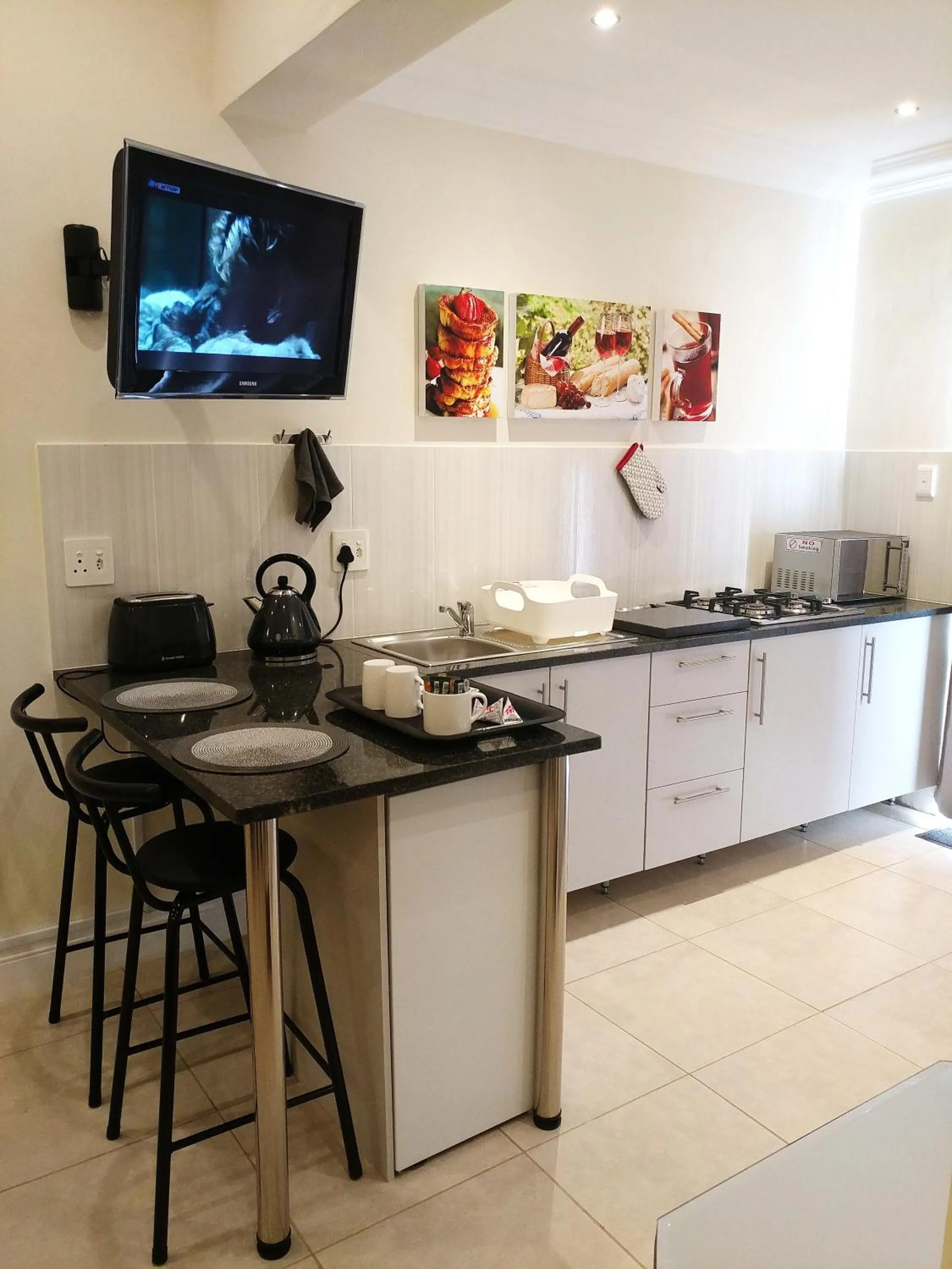 Kitchen or kitchenette in Andante Lodge