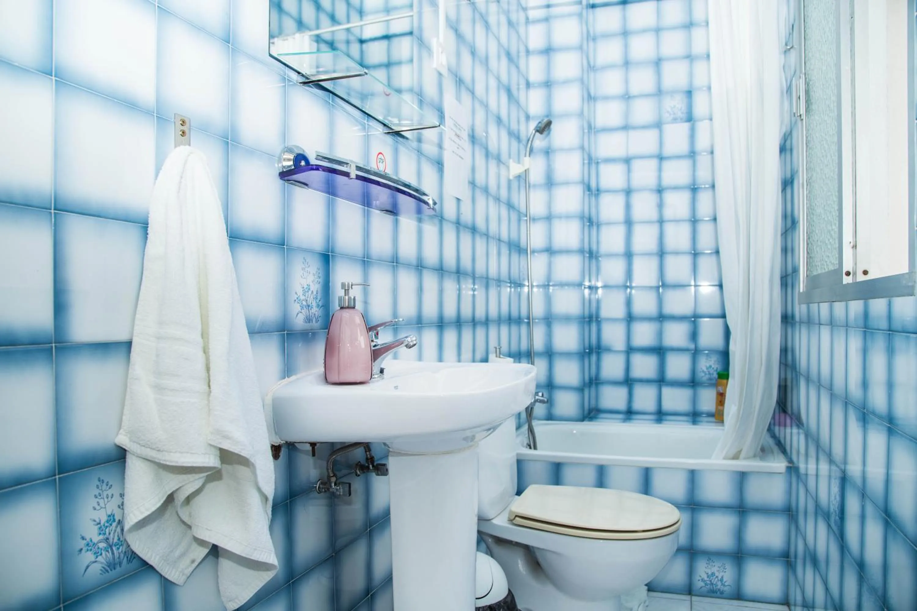 Shower in Onefam Catedral