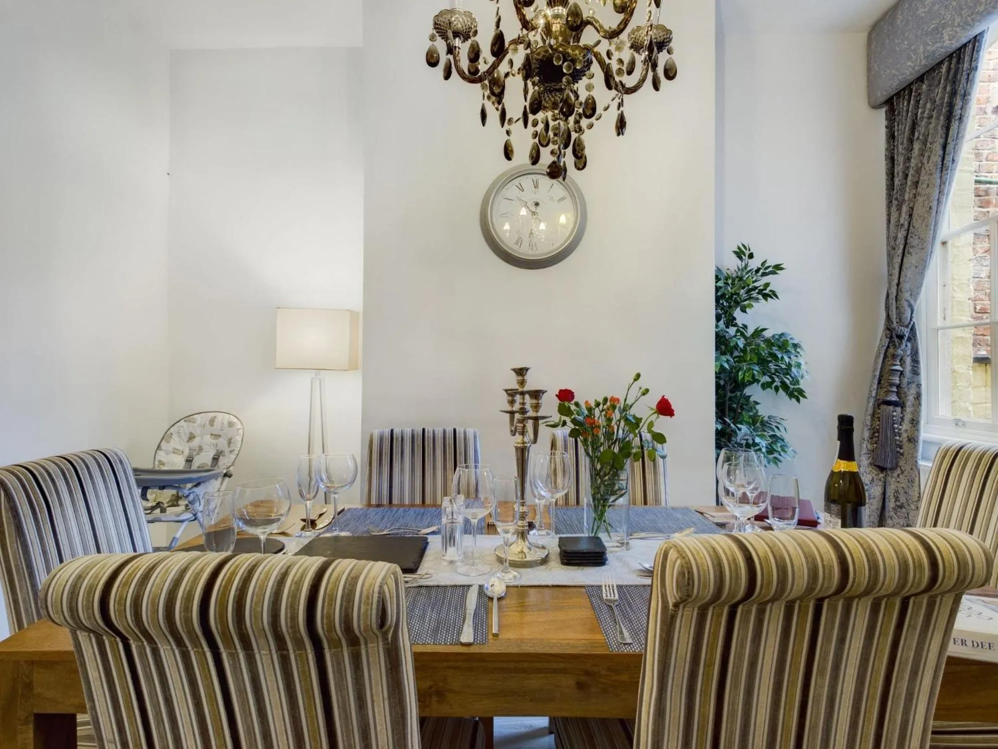 Dining area in Rondeva