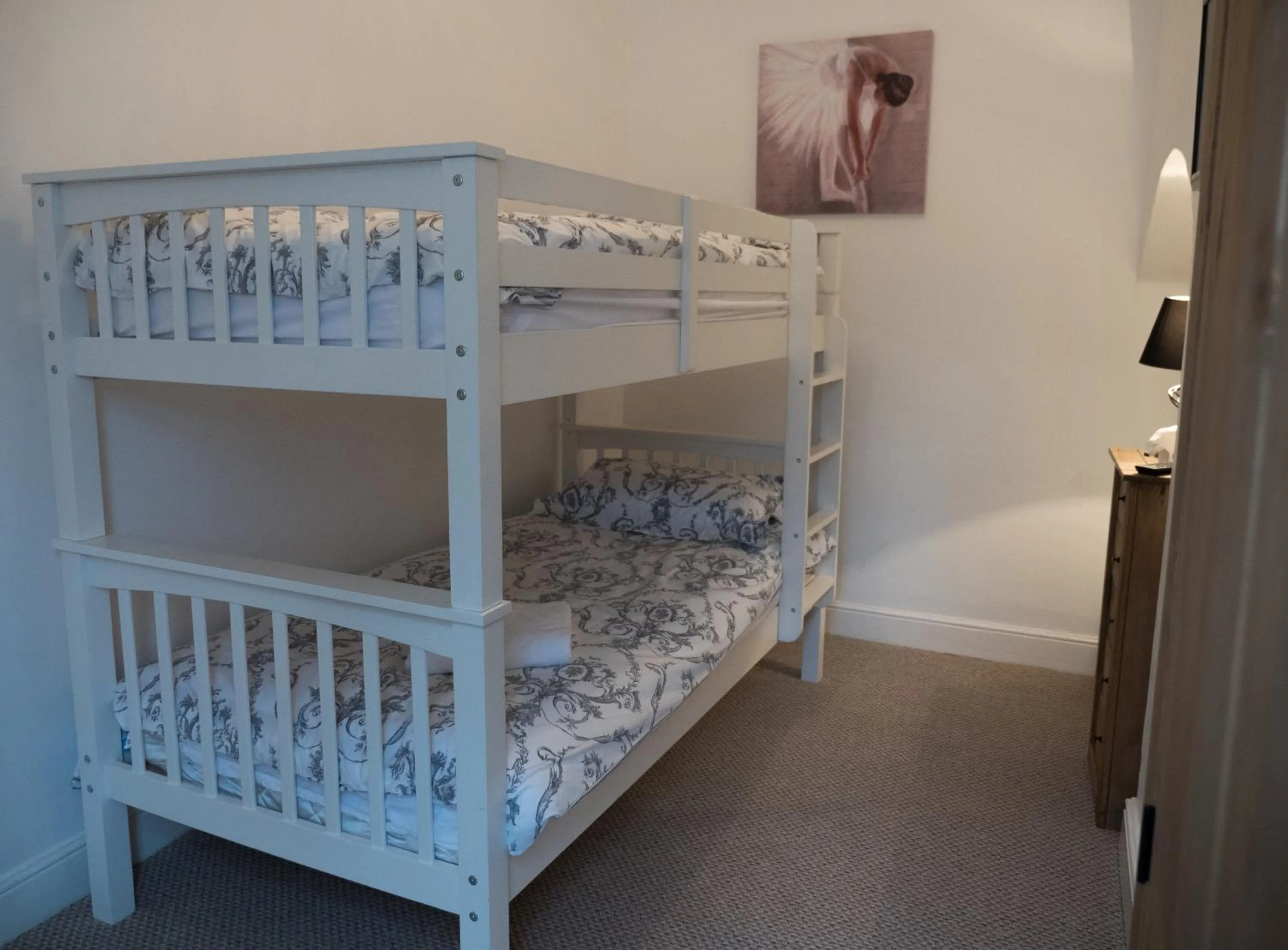 bunk bed, Bed in Rondeva