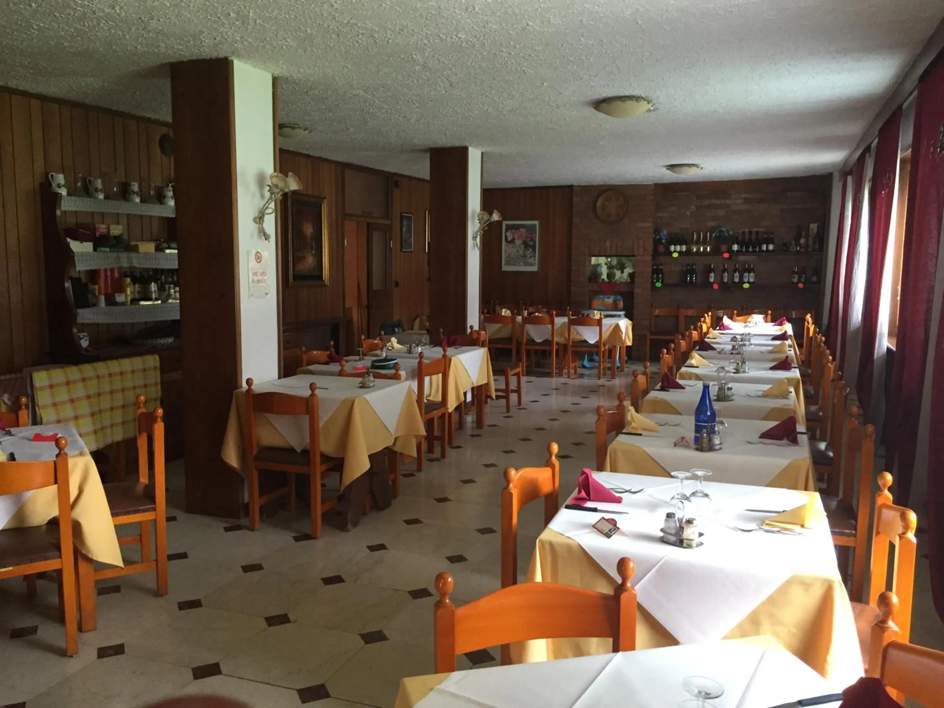 Restaurant/places to eat in Albergo La Grolla