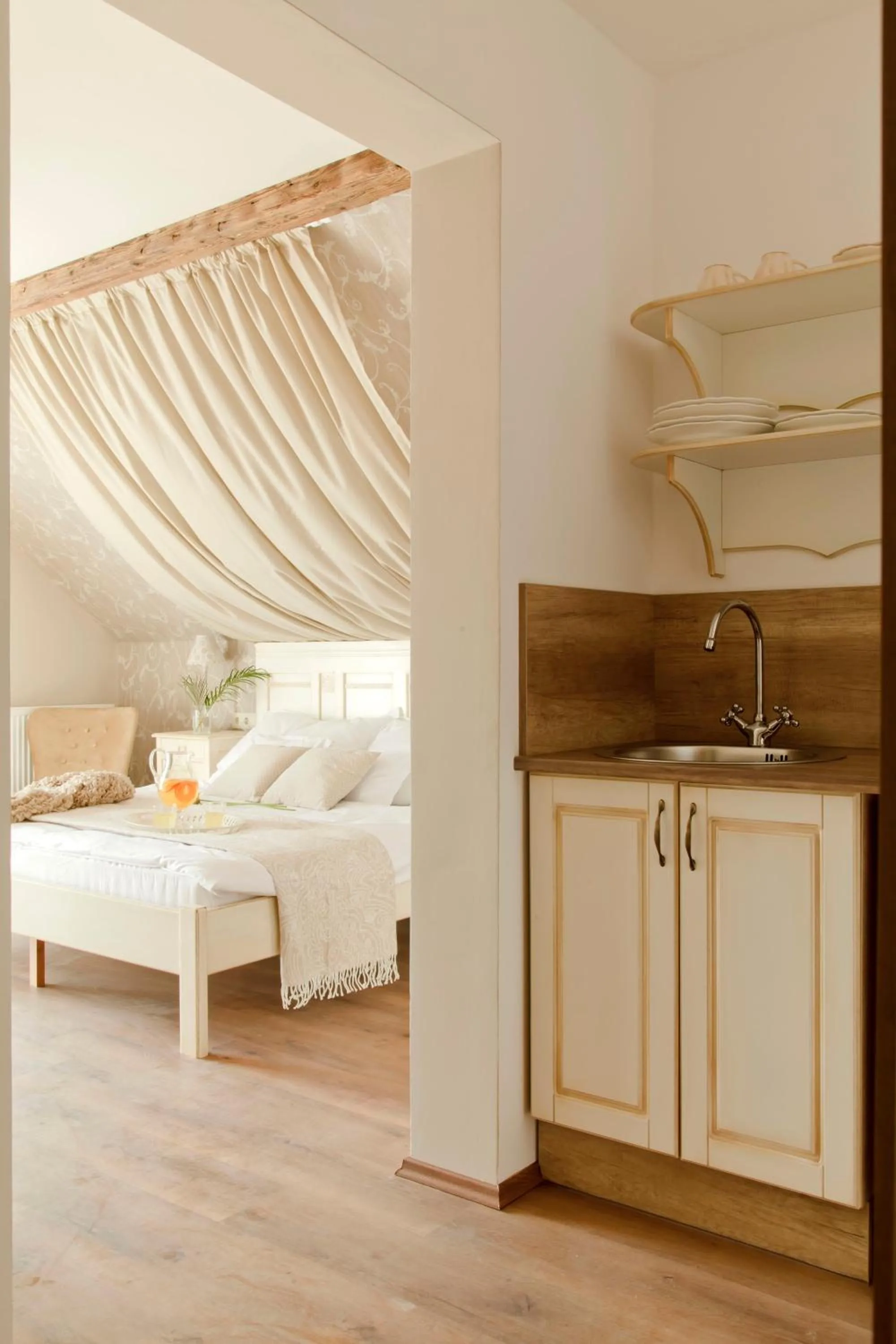 Coffee/tea facilities, Bed in Barackvirág Apartmanház