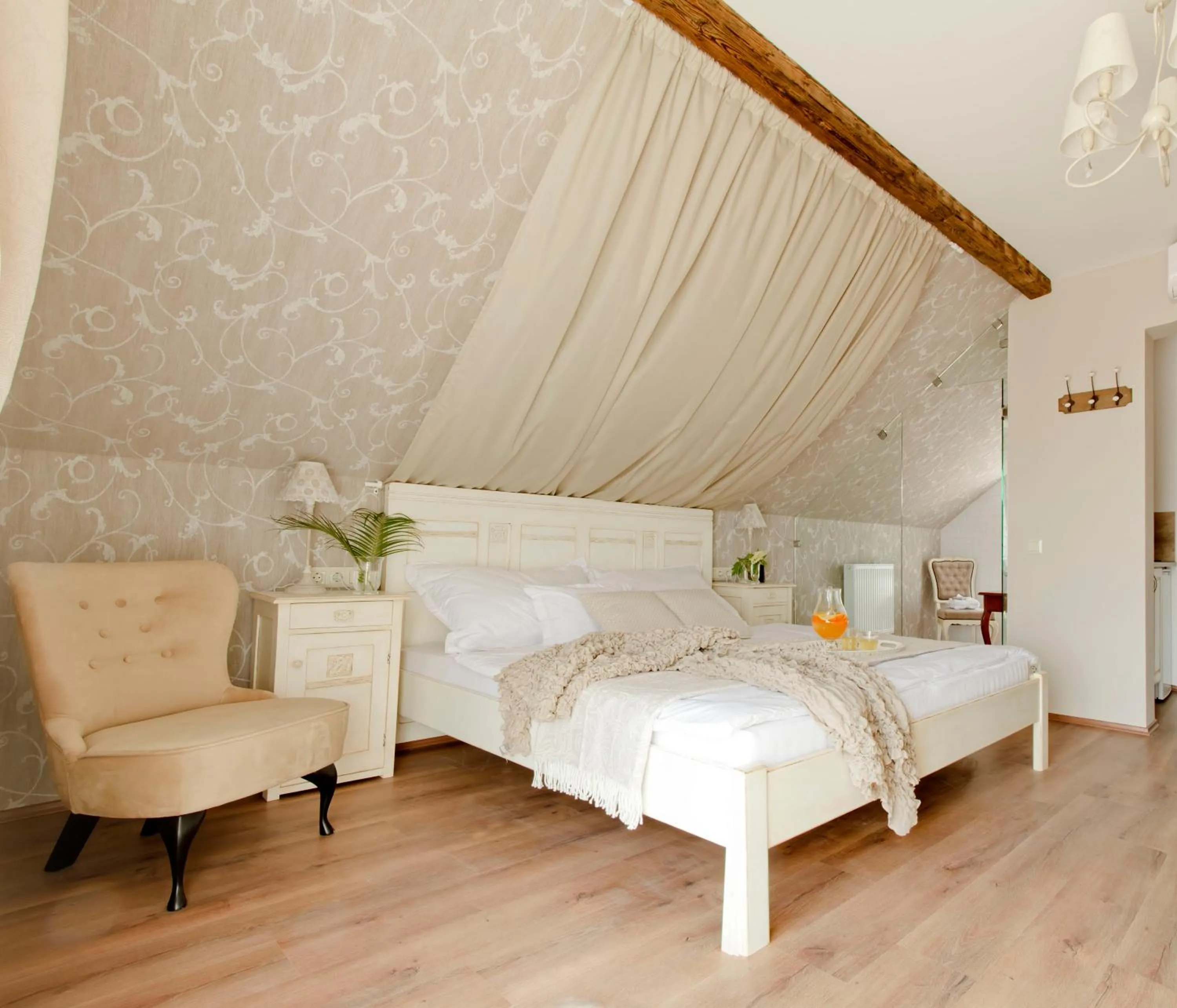 Bed in Barackvirág Apartmanház