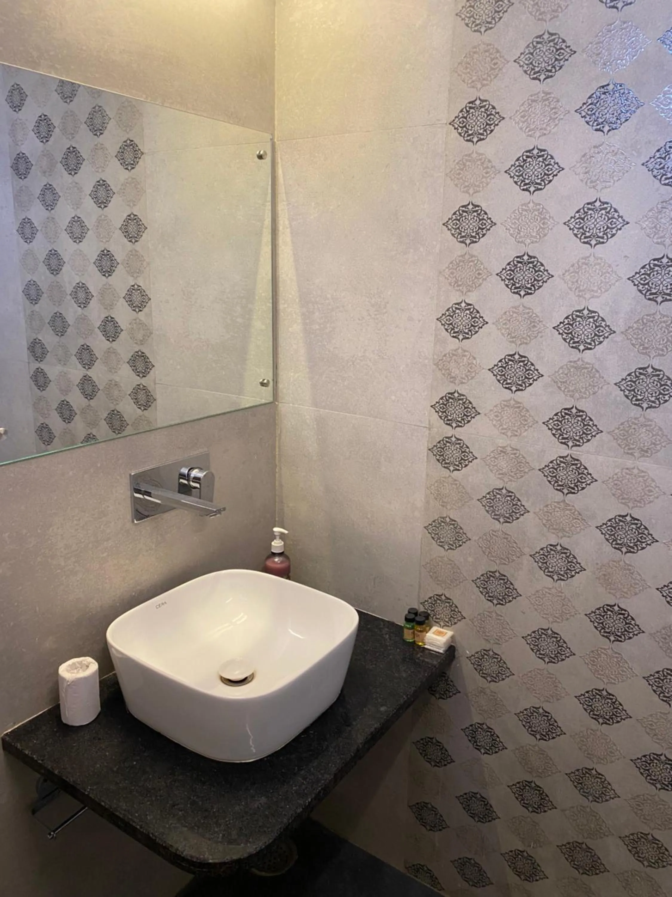 Bathroom in Chitra Katha - A Story Per Stay