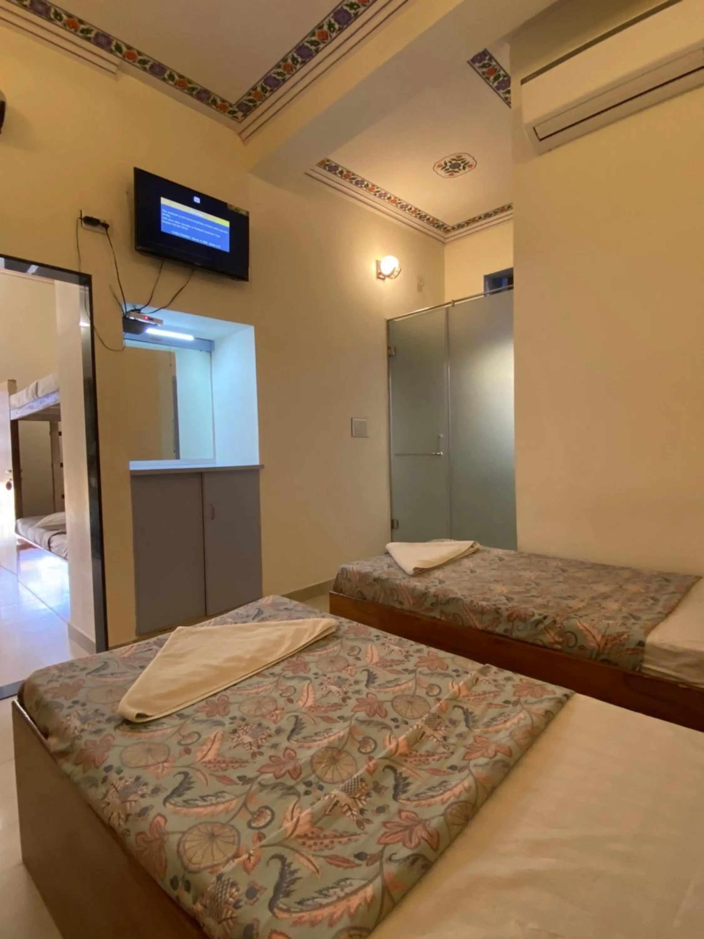 TV and multimedia, Bed in Chitra Katha - A Story Per Stay