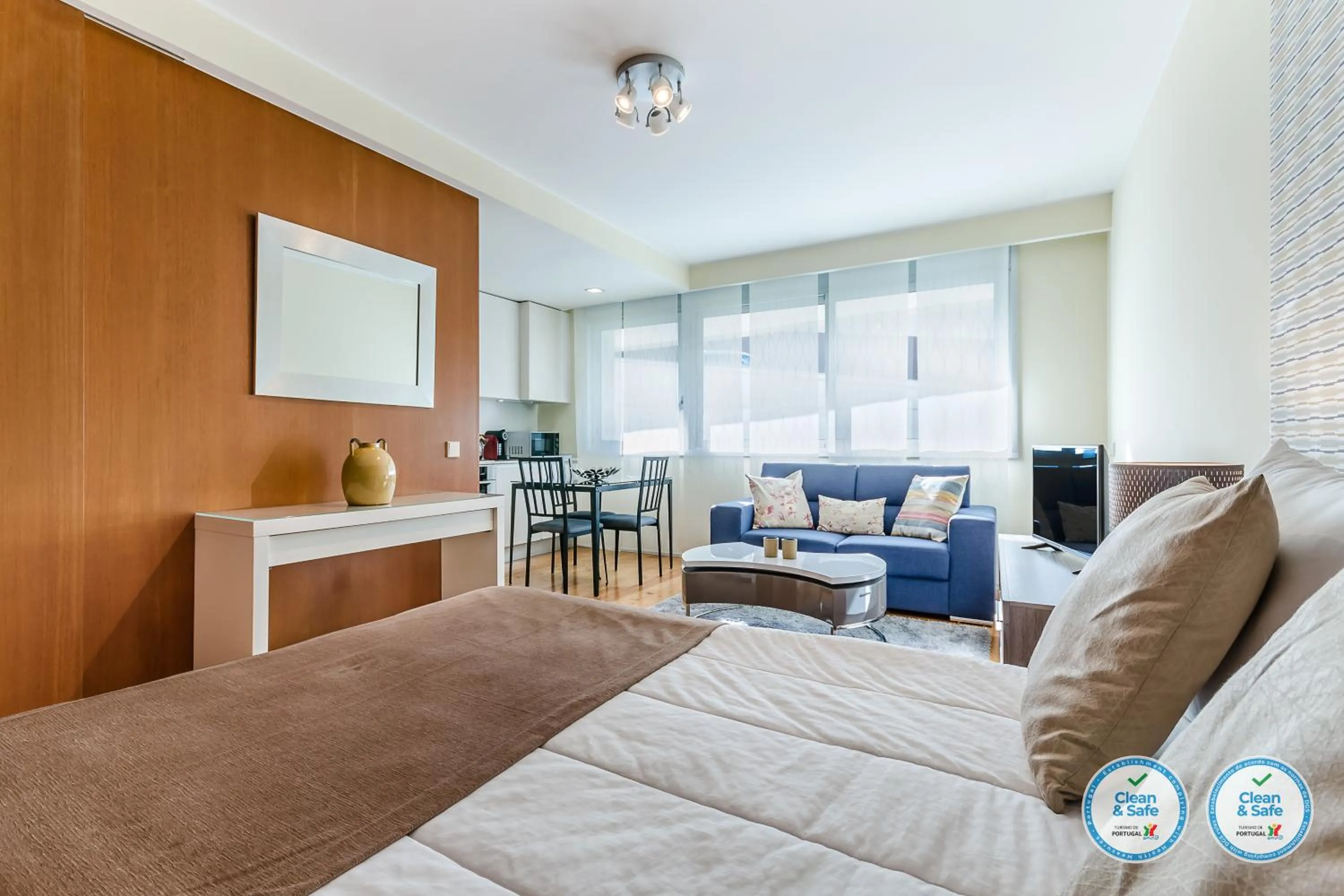 Kitchen or kitchenette, Bed in RS Porto Boavista Studios