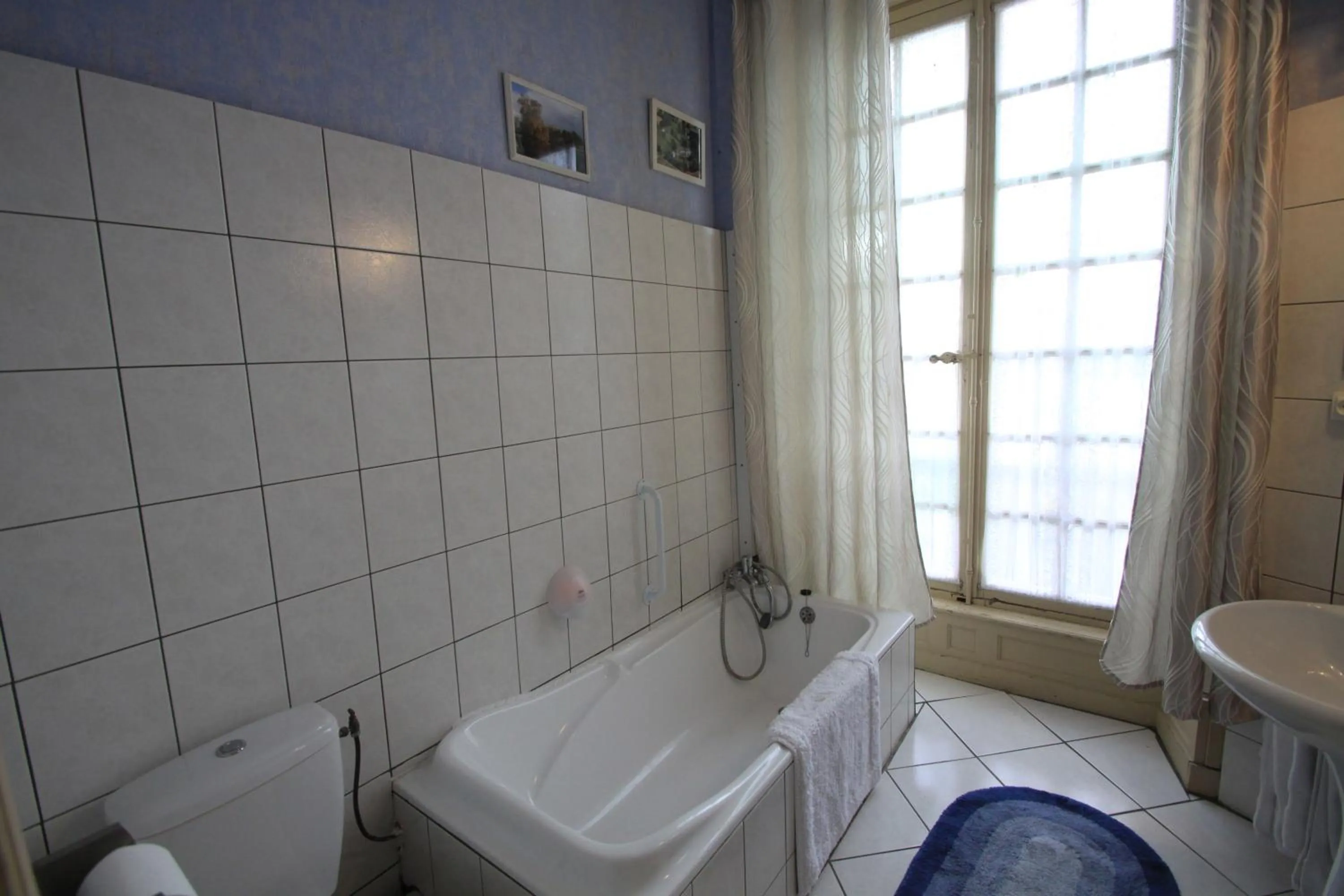 Bathroom in Chateau de Vouilly