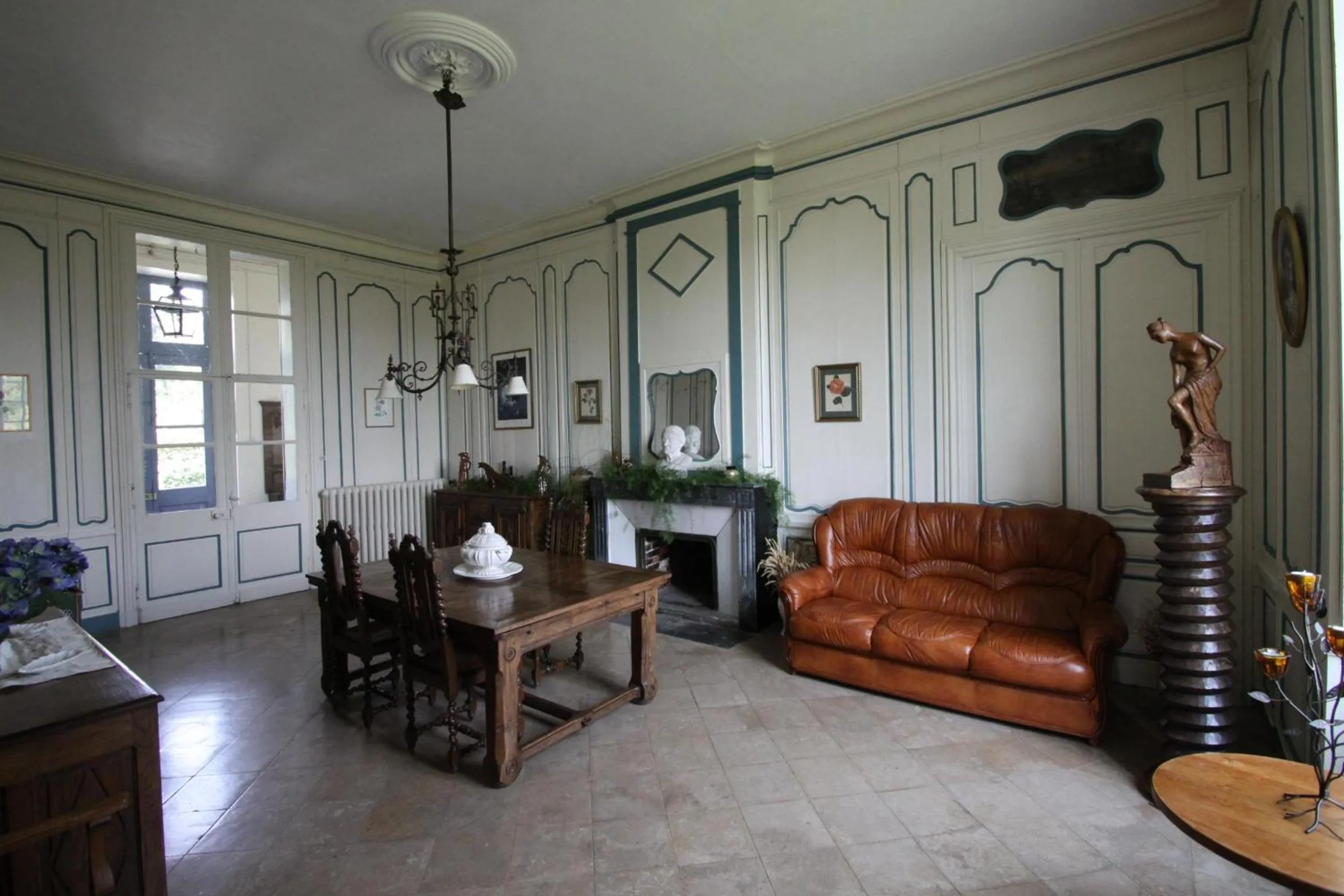 Living room in Chateau de Vouilly