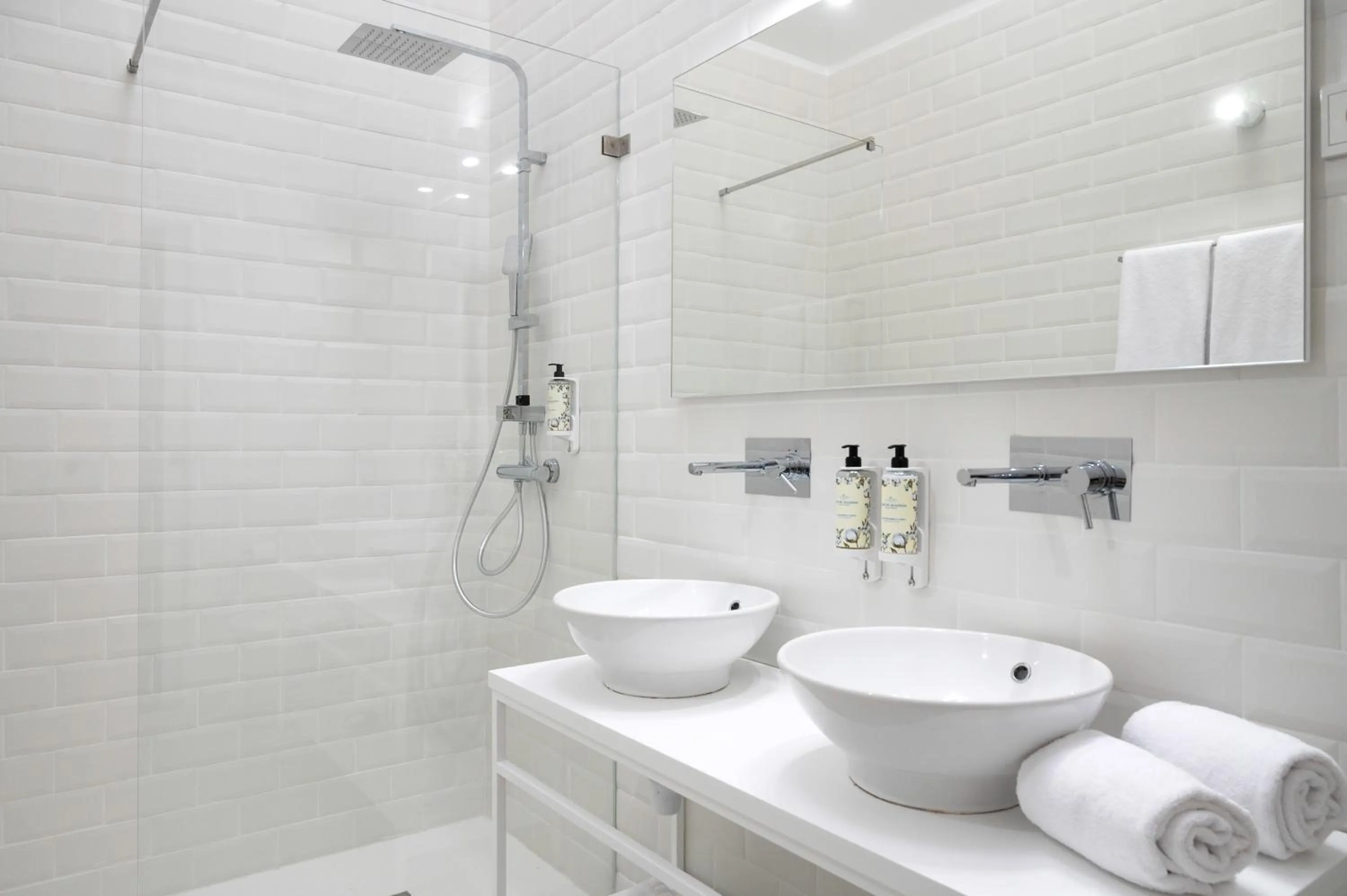 Bathroom in Oporto Comfort Charming Cedofeita - Free Parking