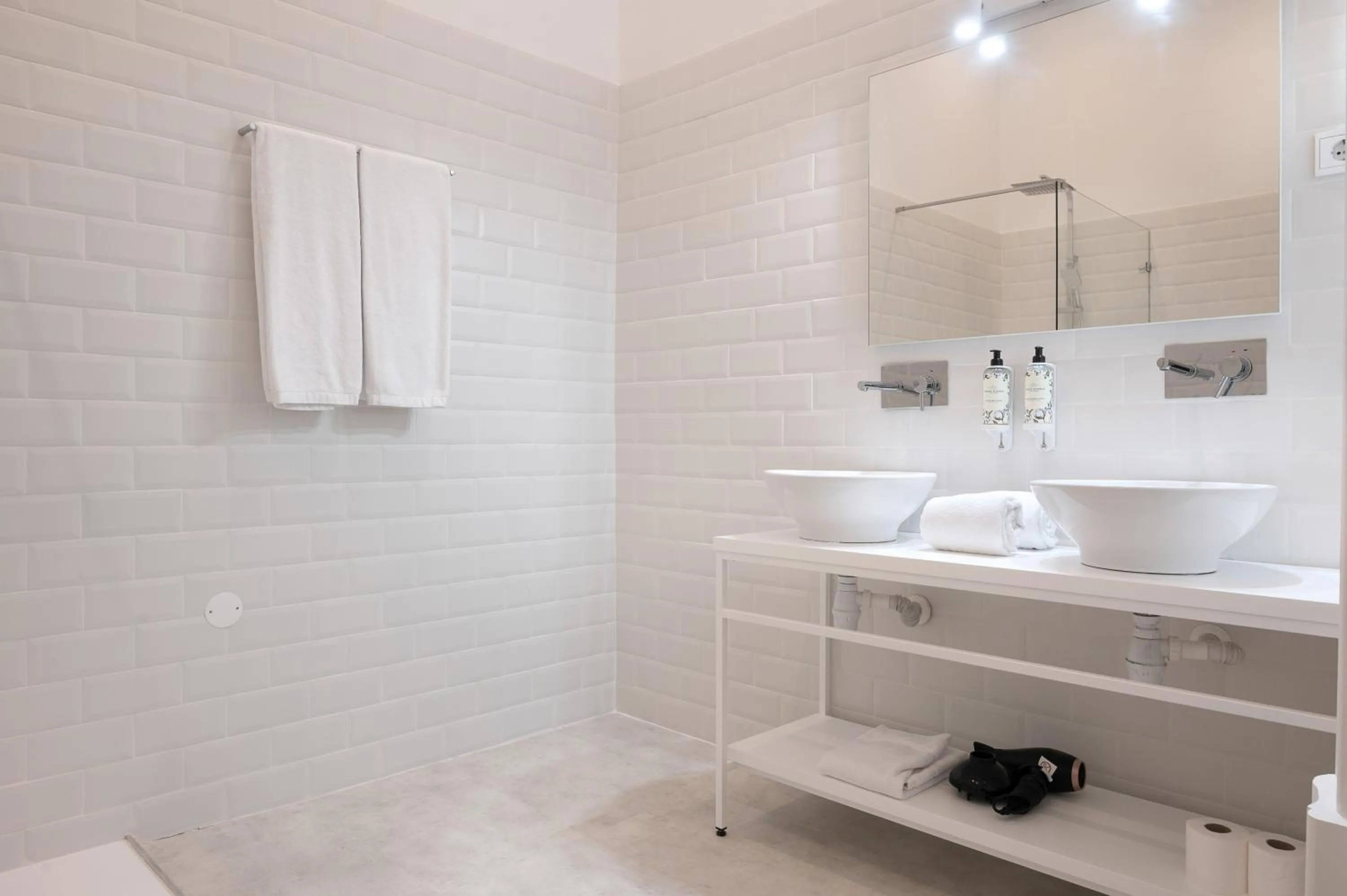 Bathroom in Oporto Comfort Charming Cedofeita - Free Parking