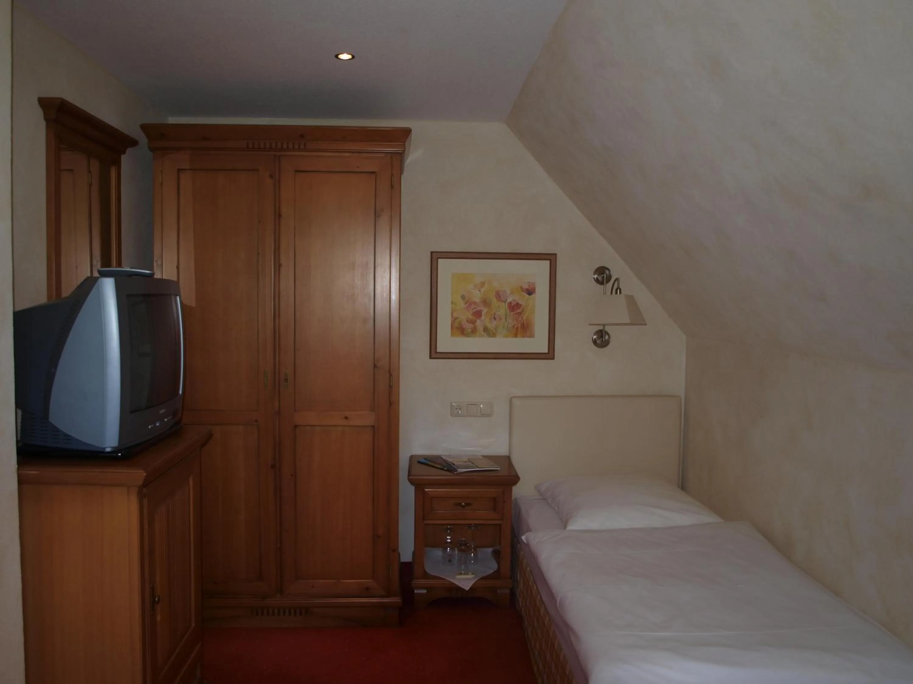 Photo of the whole room, Bed in Wegermann`s BIO-Landhaus im Wodantal