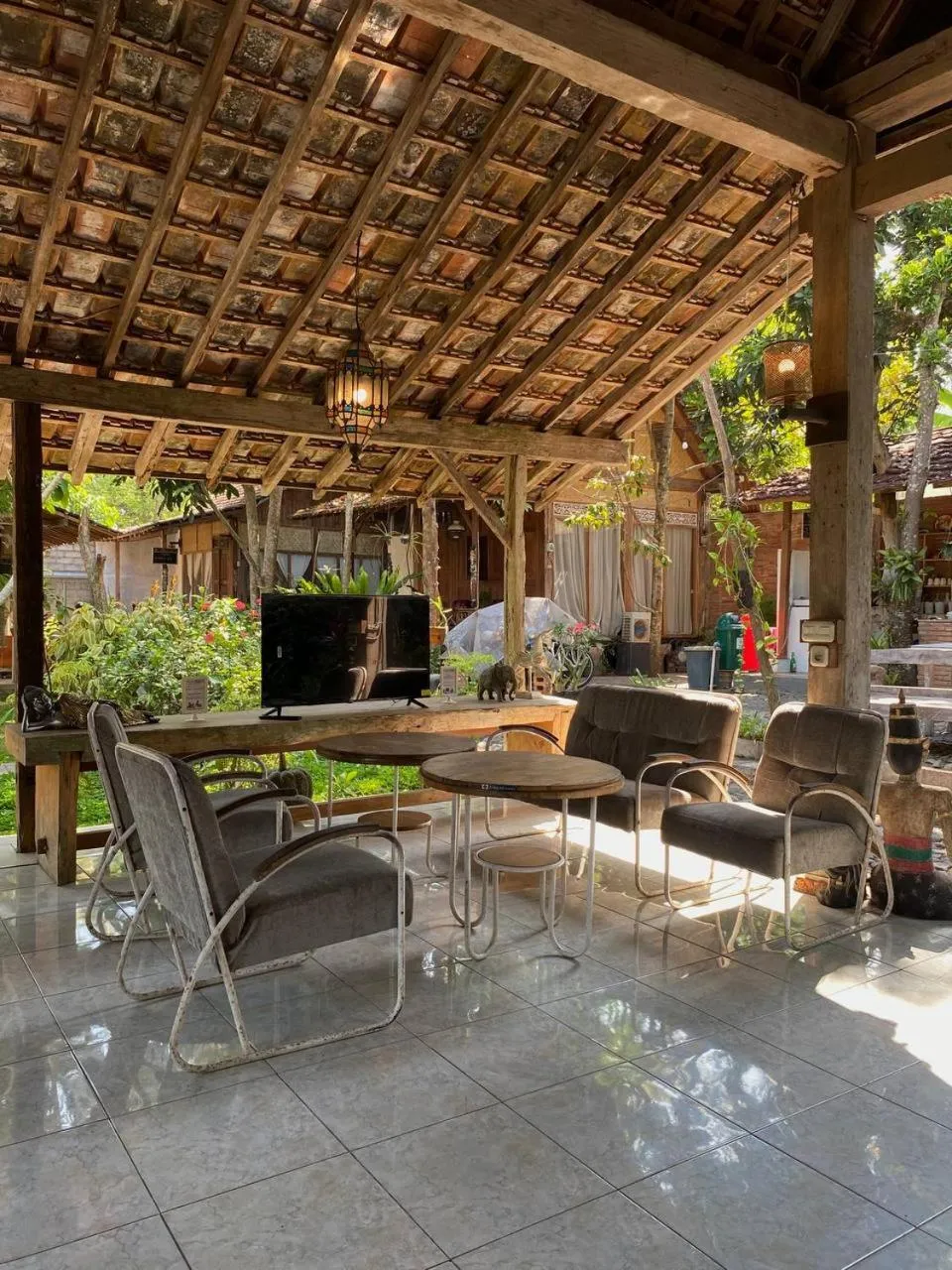 Communal lounge/ TV room in Didu's Homestay Bed & Breakfast