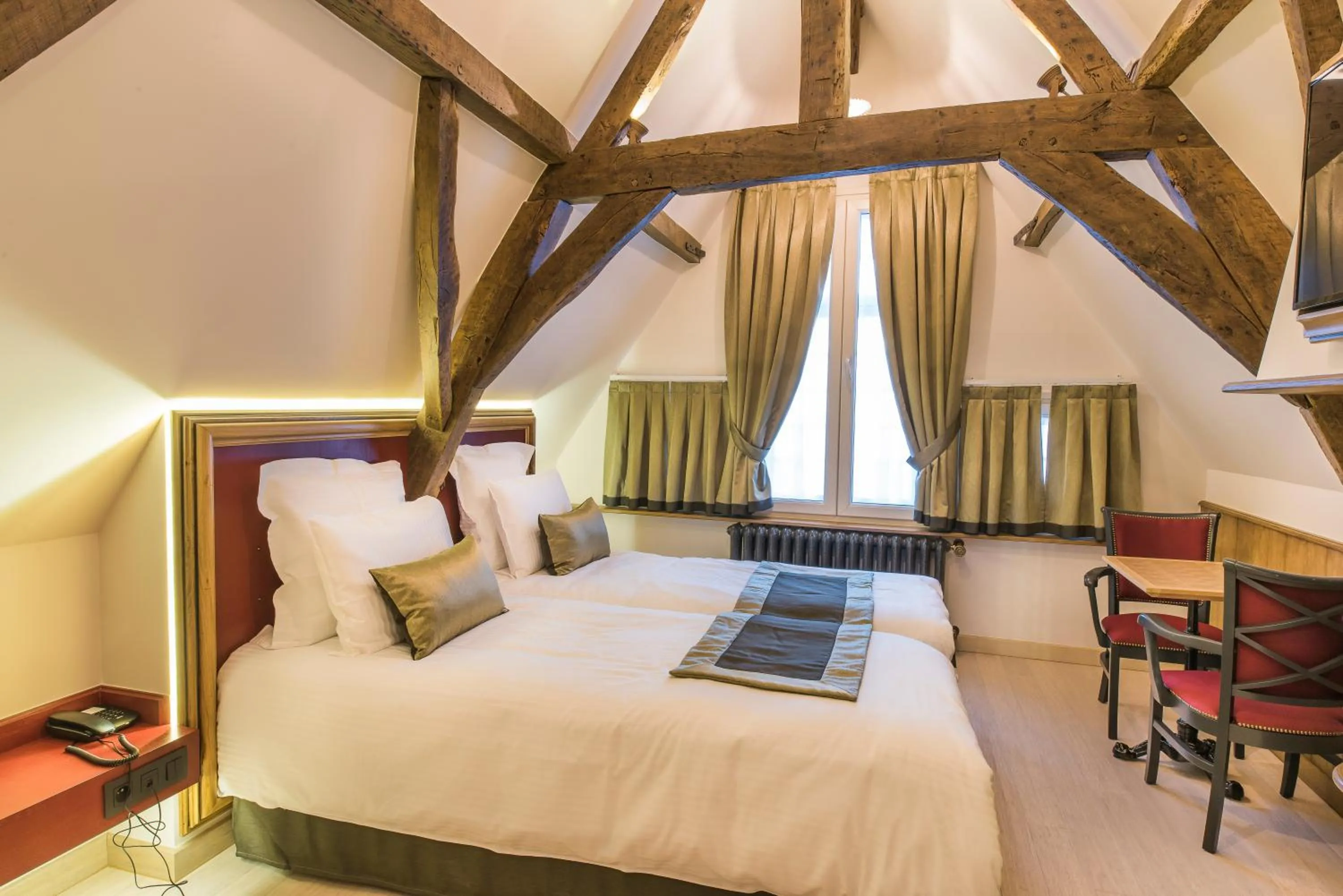 Photo of the whole room, Bed in Hotel Agora Brussels Grand Place