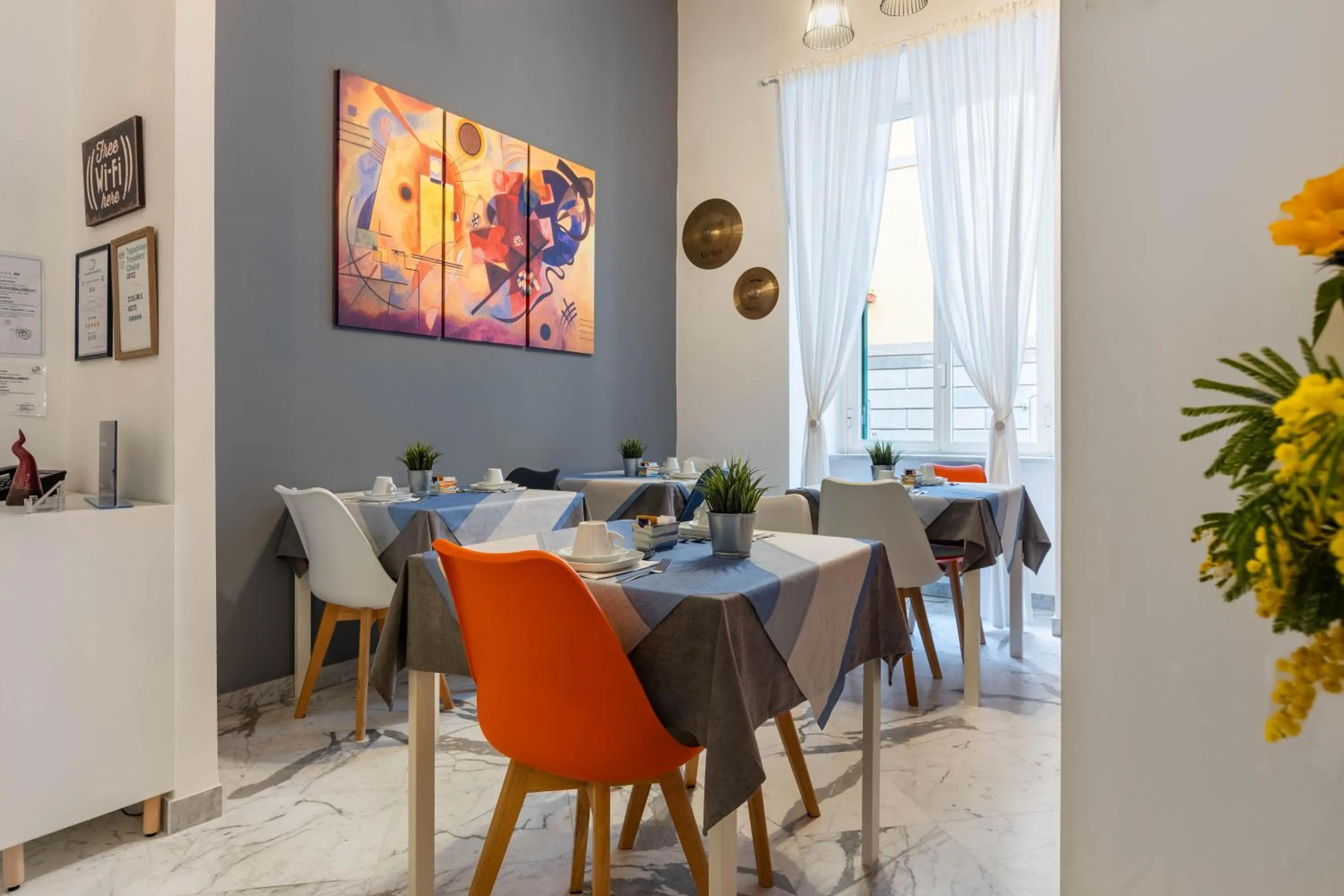 Decorative detail in Colori e Note